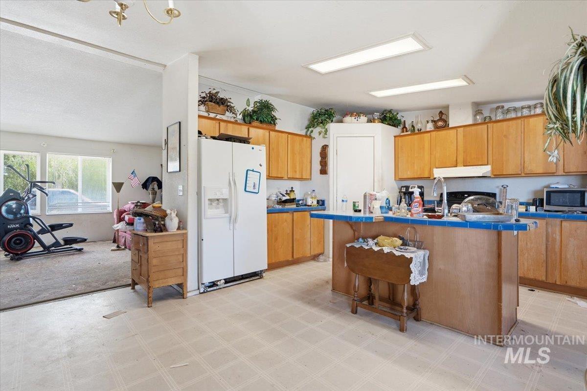 9735 Bill Burns Rd, Emmett, Idaho 83617-9707, 3 Bedrooms, 2 Bathrooms, Residential For Sale, Price $429,900,MLS 98991383