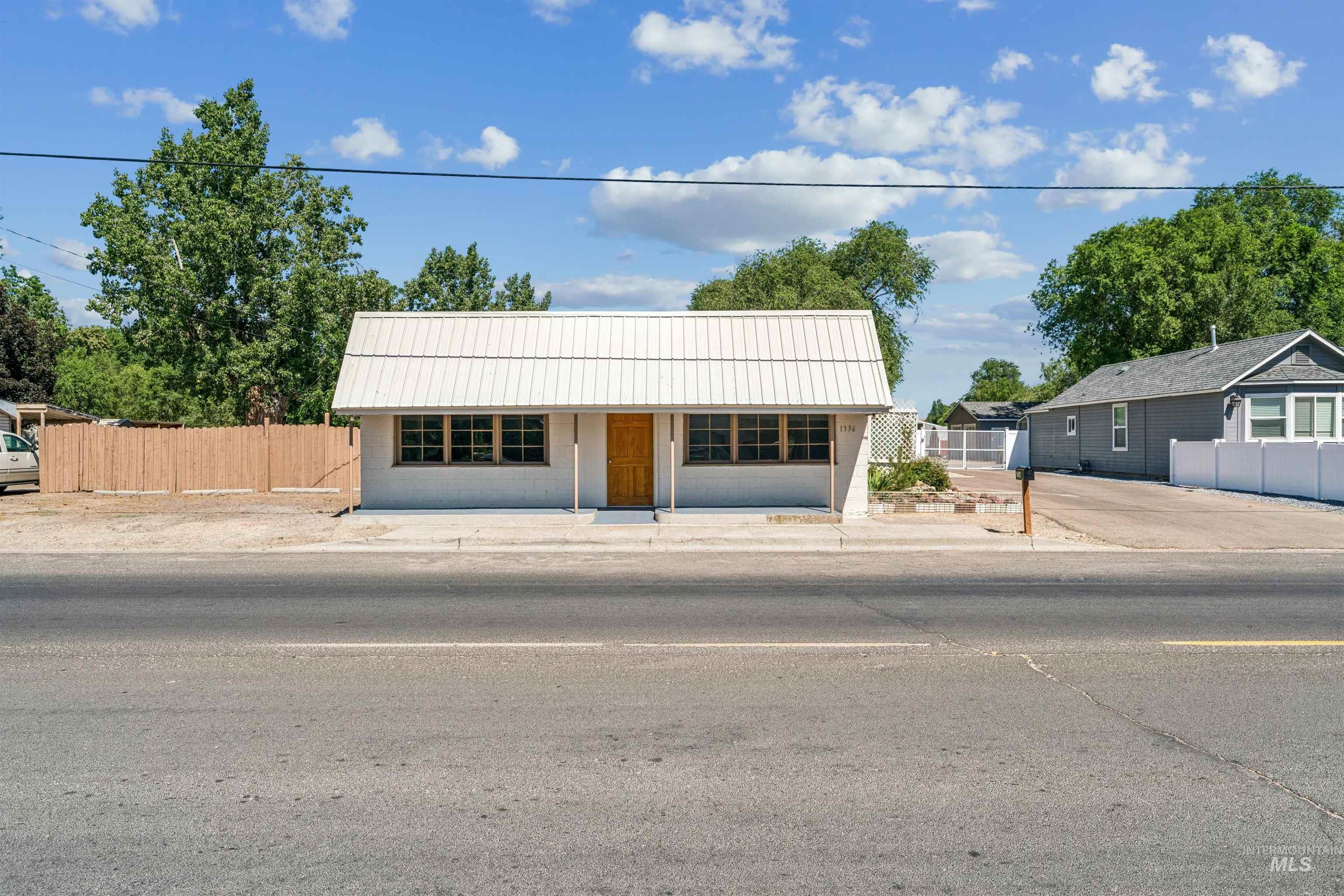 1336 N 6th St, Payette, Idaho 83661, 4 Bedrooms, 1.5 Bathrooms, Residential For Sale, Price $320,000,MLS 98991384