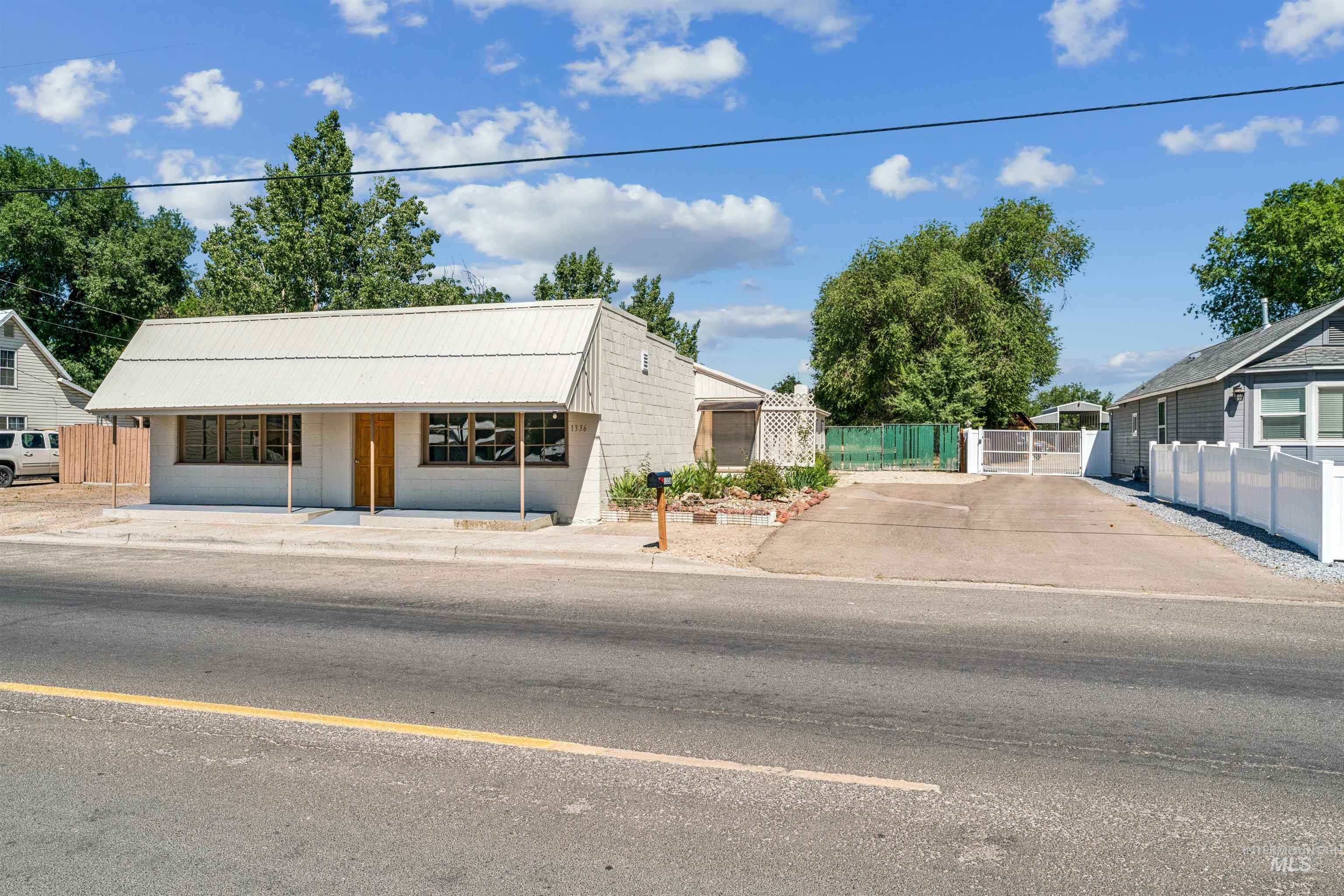 1336 N 6th St, Payette, Idaho 83661, 4 Bedrooms, 1.5 Bathrooms, Residential For Sale, Price $320,000,MLS 98991384