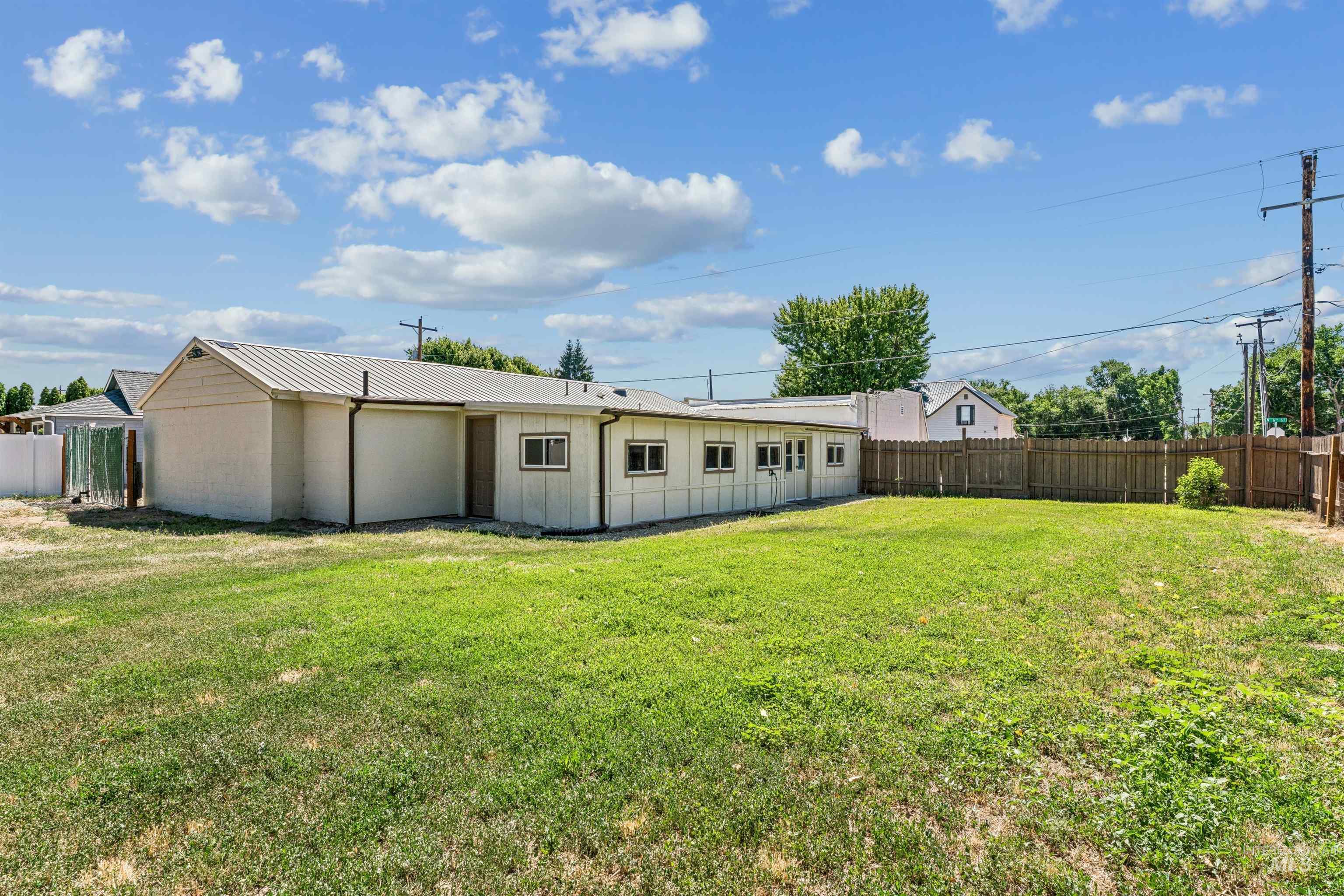 1336 N 6th St, Payette, Idaho 83661, 4 Bedrooms, 1.5 Bathrooms, Residential For Sale, Price $320,000,MLS 98991384