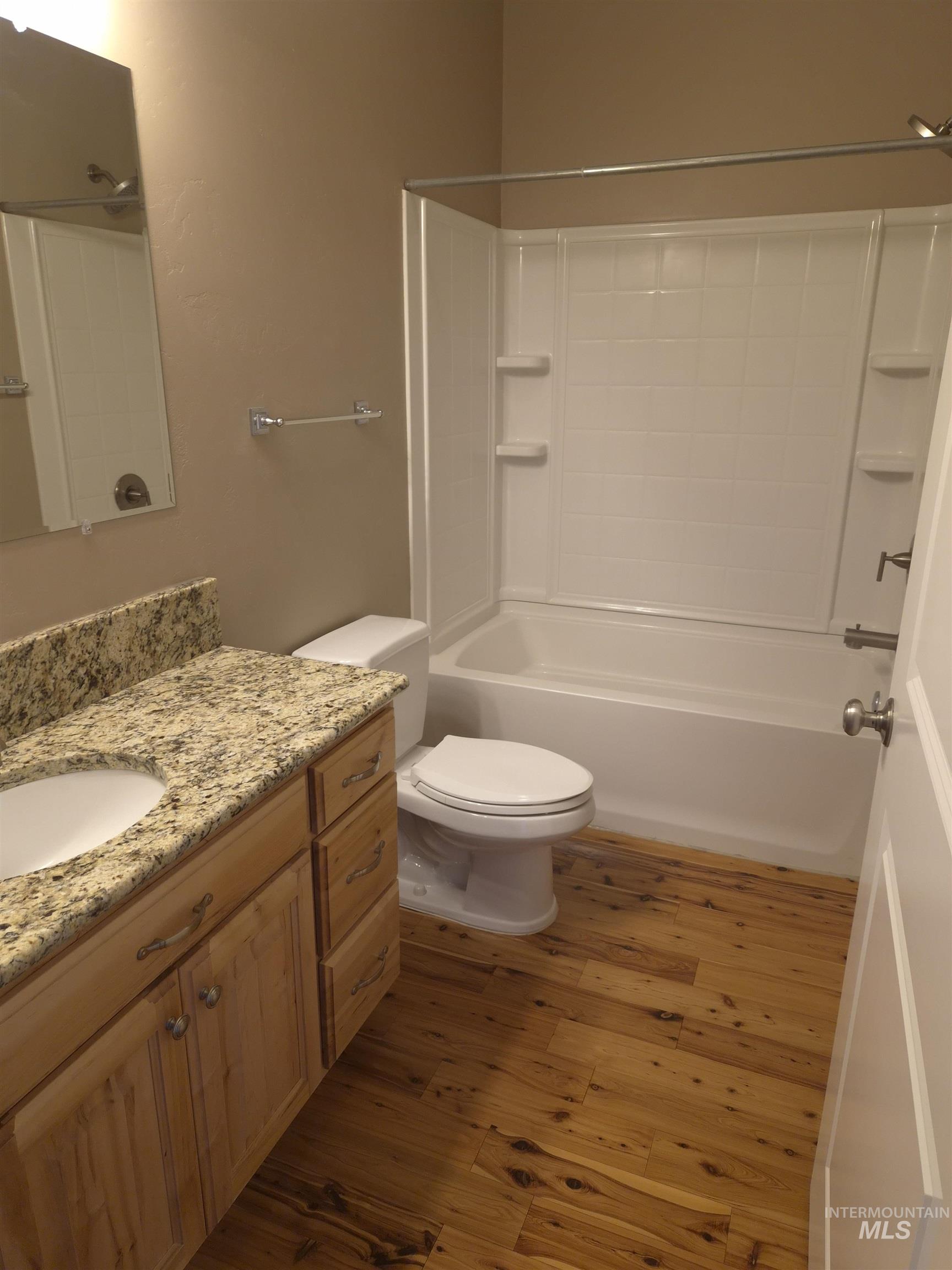 2103 Fort Hall Av, American Falls, Idaho 83211, 3 Bedrooms, 2 Bathrooms, Residential For Sale, Price $340,000,MLS 98991387