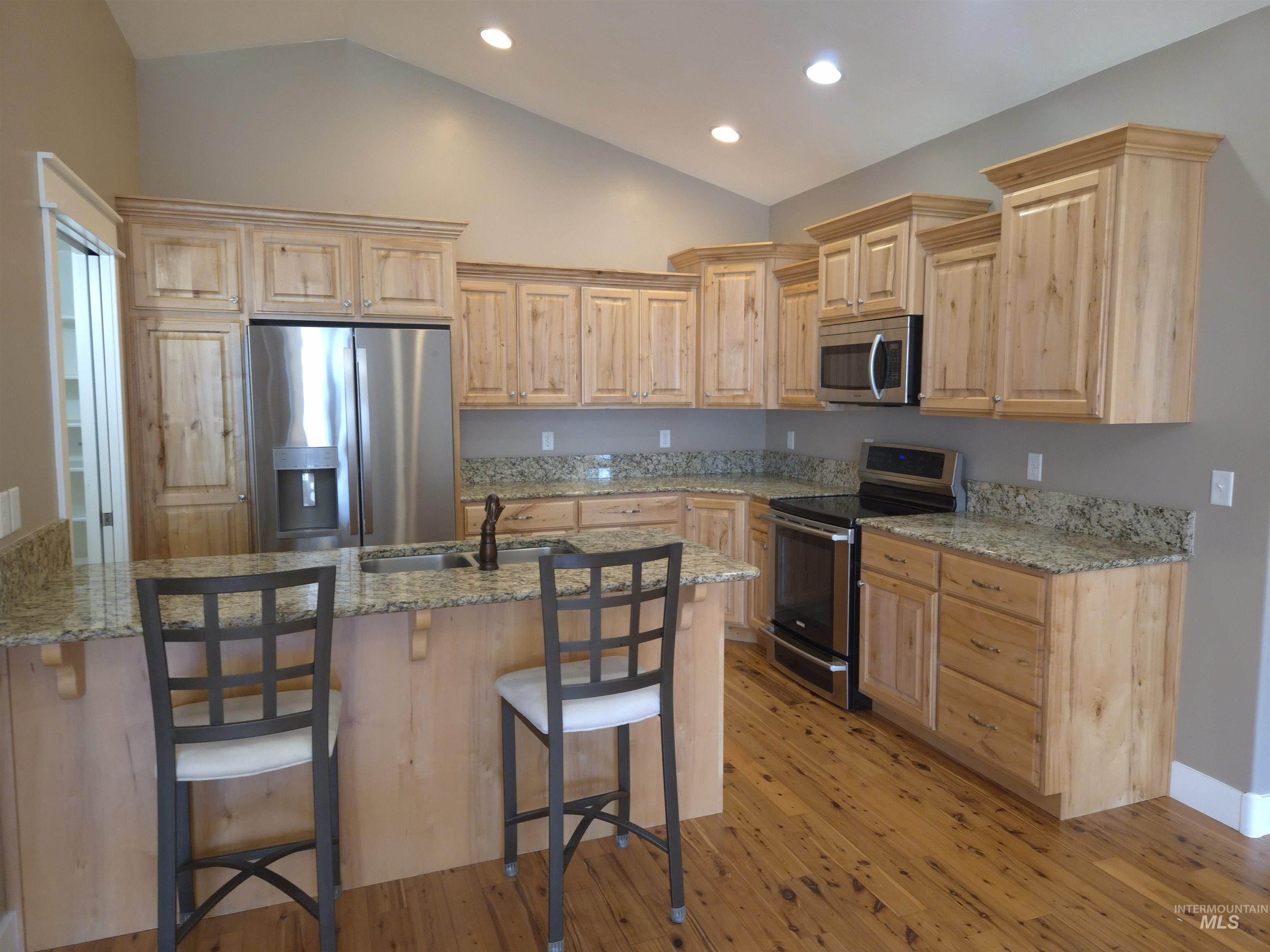 2103 Fort Hall Av, American Falls, Idaho 83211, 3 Bedrooms, 2 Bathrooms, Residential For Sale, Price $340,000,MLS 98991387