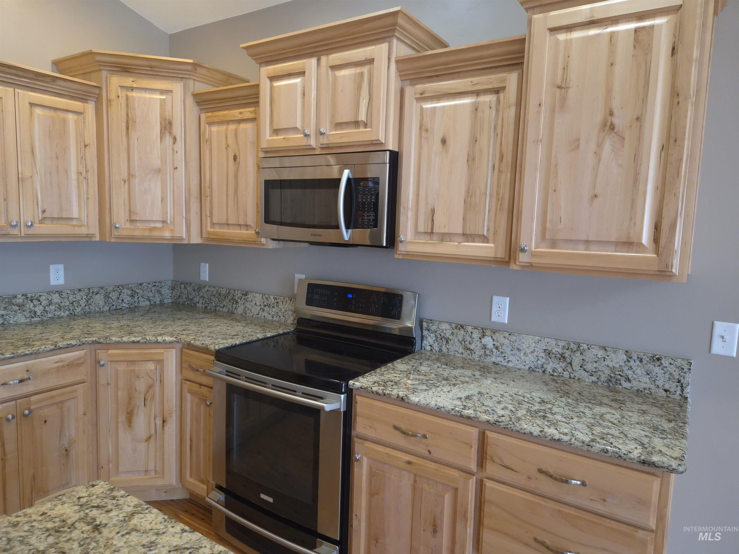 2103 Fort Hall Av, American Falls, Idaho 83211, 3 Bedrooms, 2 Bathrooms, Residential For Sale, Price $340,000,MLS 98991387