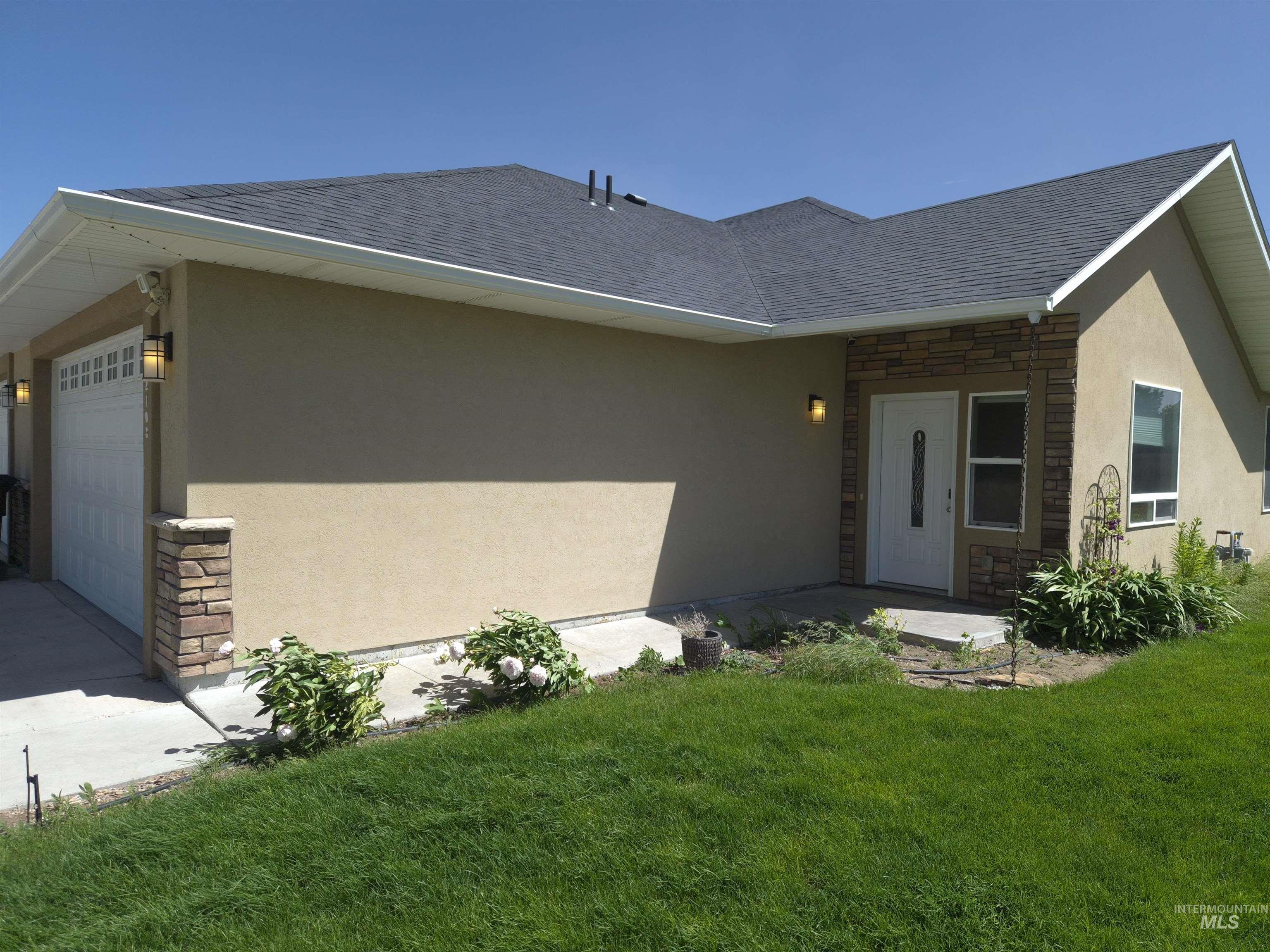 2103 Fort Hall Av, American Falls, Idaho 83211, 3 Bedrooms, 2 Bathrooms, Residential For Sale, Price $340,000,MLS 98991387