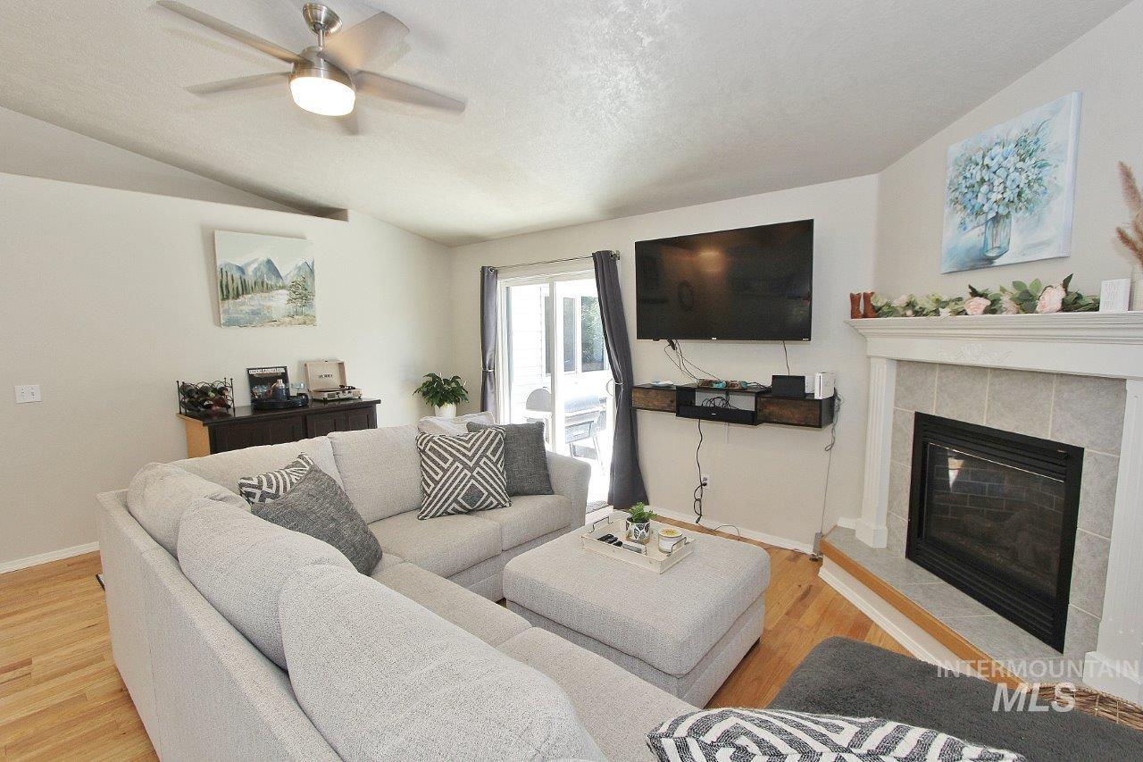8335 W Dulcimer, Boise, Idaho 83709, 3 Bedrooms, 2 Bathrooms, Residential For Sale, Price $420,000,MLS 98991389