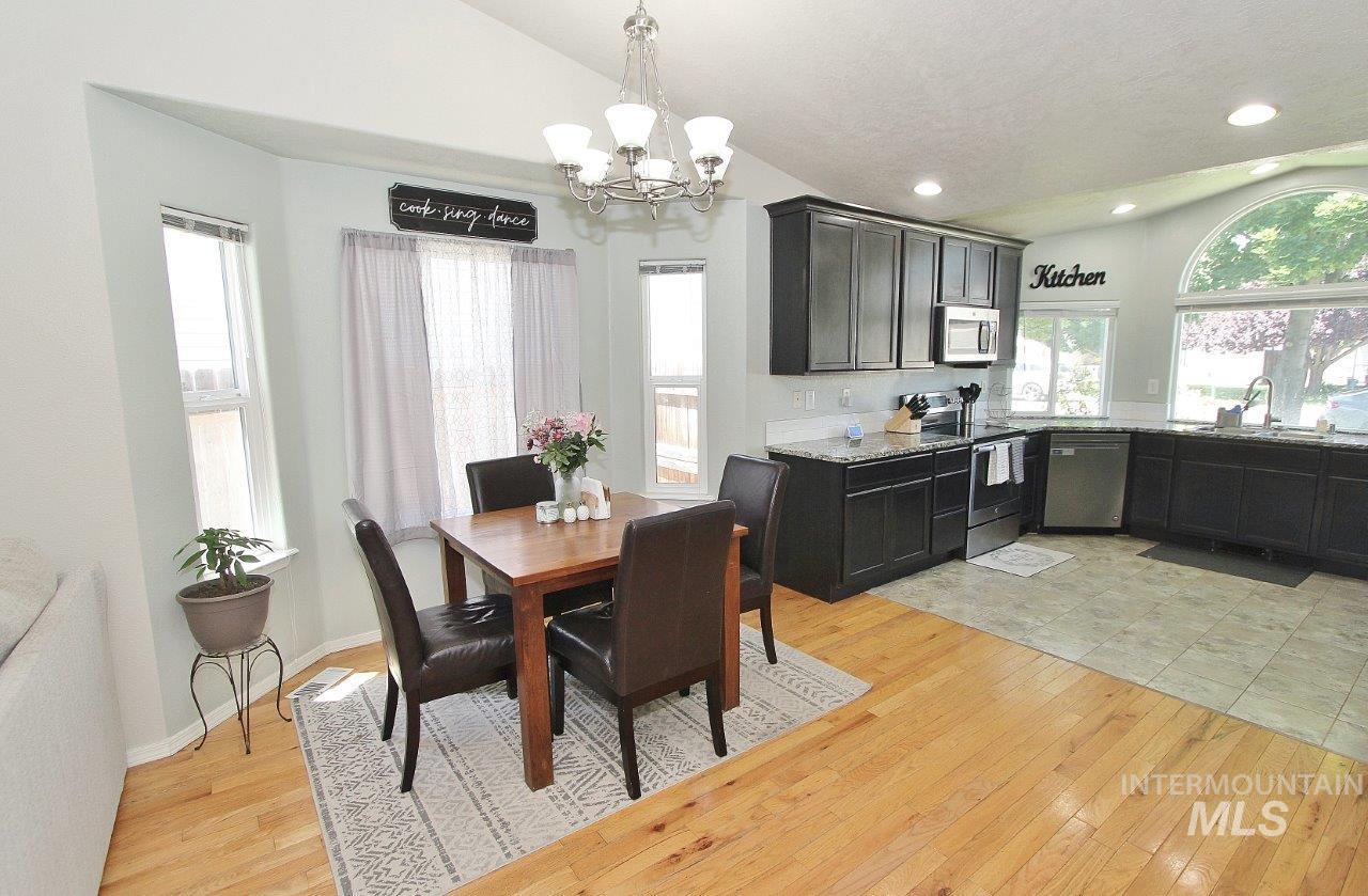 8335 W Dulcimer, Boise, Idaho 83709, 3 Bedrooms, 2 Bathrooms, Residential For Sale, Price $420,000,MLS 98991389