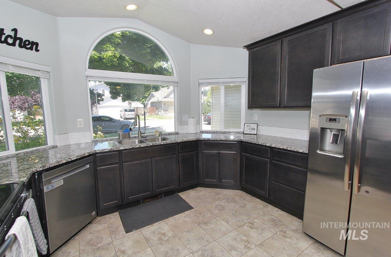 8335 W Dulcimer, Boise, Idaho 83709, 3 Bedrooms, 2 Bathrooms, Residential For Sale, Price $420,000,MLS 98991389