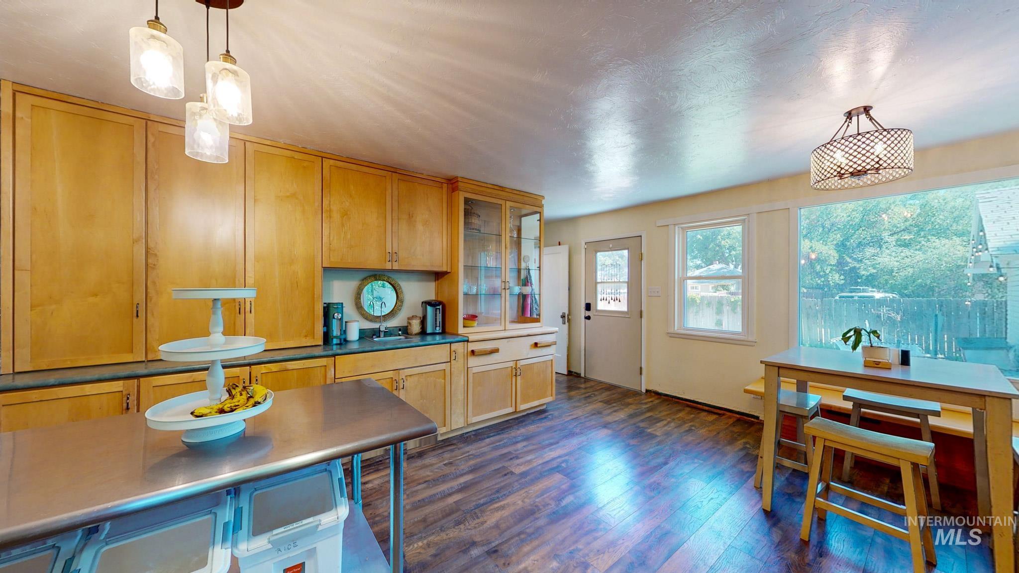243 8th Ave E, Twin Falls, Idaho 83301, 4 Bedrooms, 2.5 Bathrooms, Residential For Sale, Price $359,900,MLS 98991391