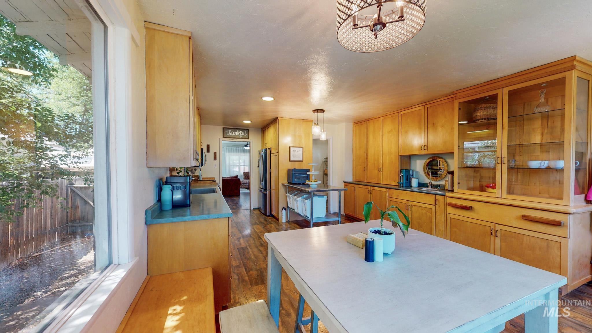 243 8th Ave E, Twin Falls, Idaho 83301, 4 Bedrooms, 2.5 Bathrooms, Residential For Sale, Price $359,900,MLS 98991391