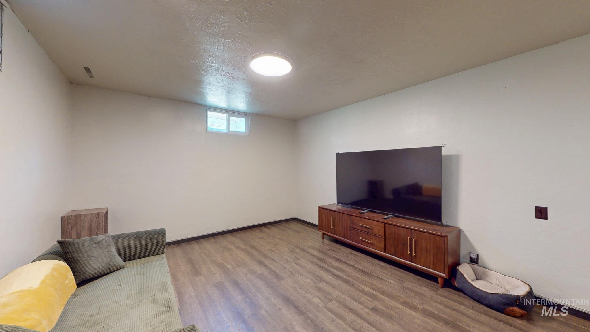 243 8th Ave E, Twin Falls, Idaho 83301, 4 Bedrooms, 2.5 Bathrooms, Residential For Sale, Price $359,900,MLS 98991391