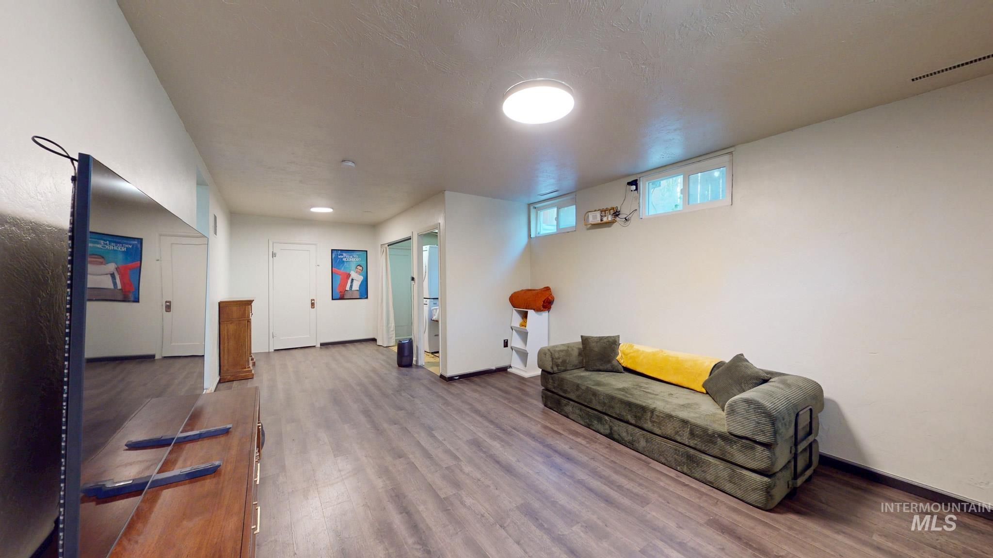 243 8th Ave E, Twin Falls, Idaho 83301, 4 Bedrooms, 2.5 Bathrooms, Residential For Sale, Price $359,900,MLS 98991391