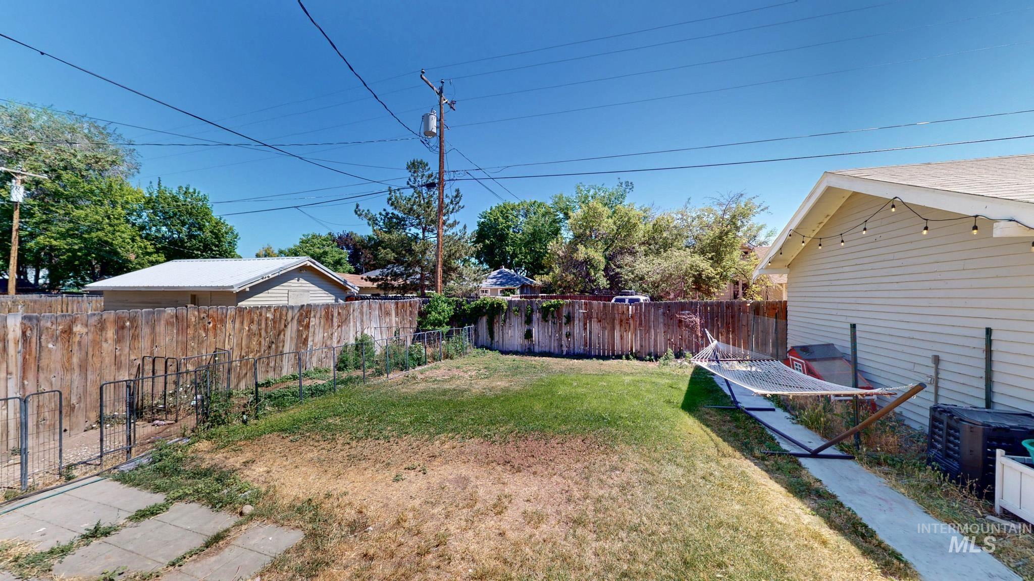 243 8th Ave E, Twin Falls, Idaho 83301, 4 Bedrooms, 2.5 Bathrooms, Residential For Sale, Price $359,900,MLS 98991391