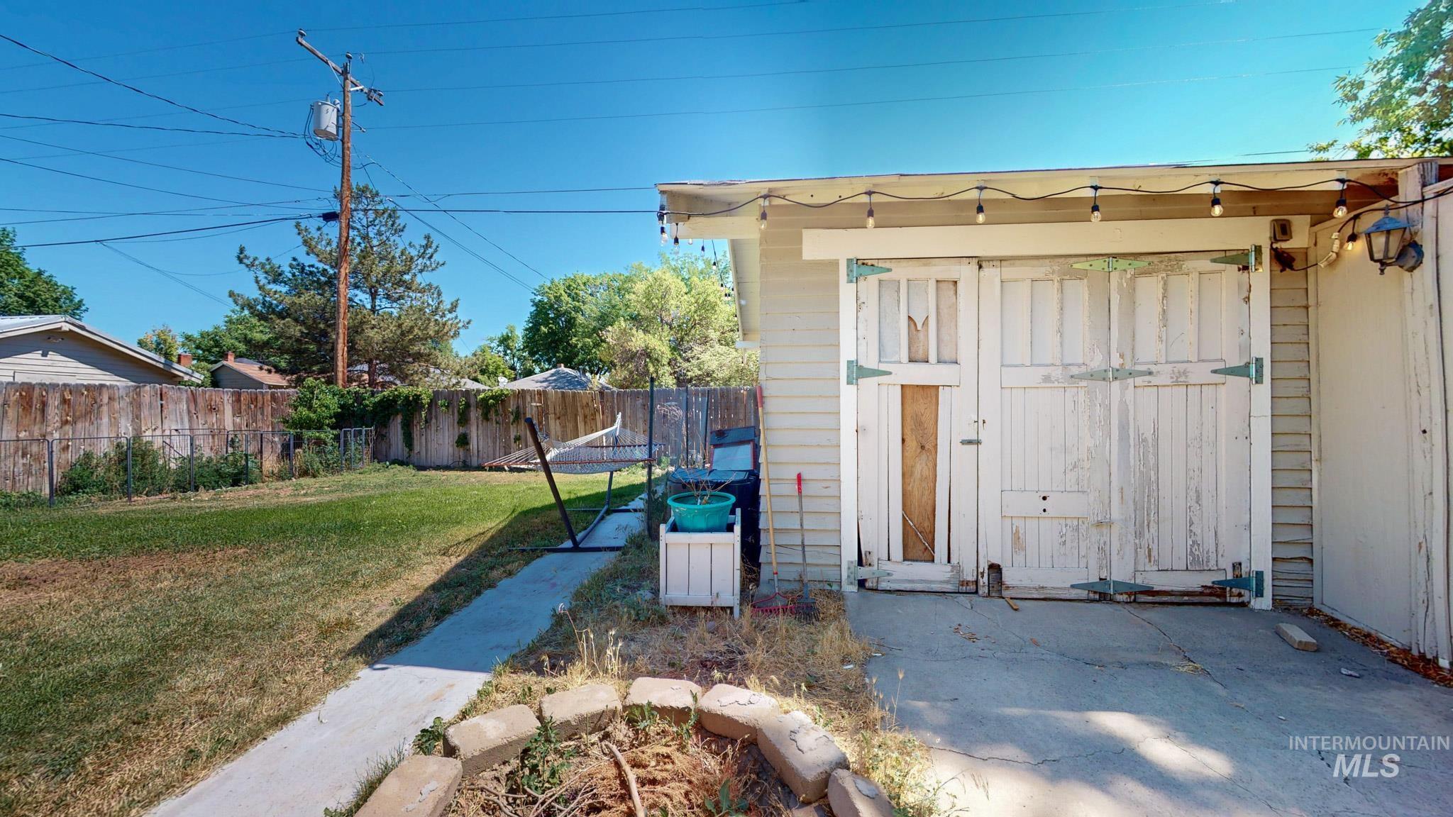 243 8th Ave E, Twin Falls, Idaho 83301, 4 Bedrooms, 2.5 Bathrooms, Residential For Sale, Price $359,900,MLS 98991391