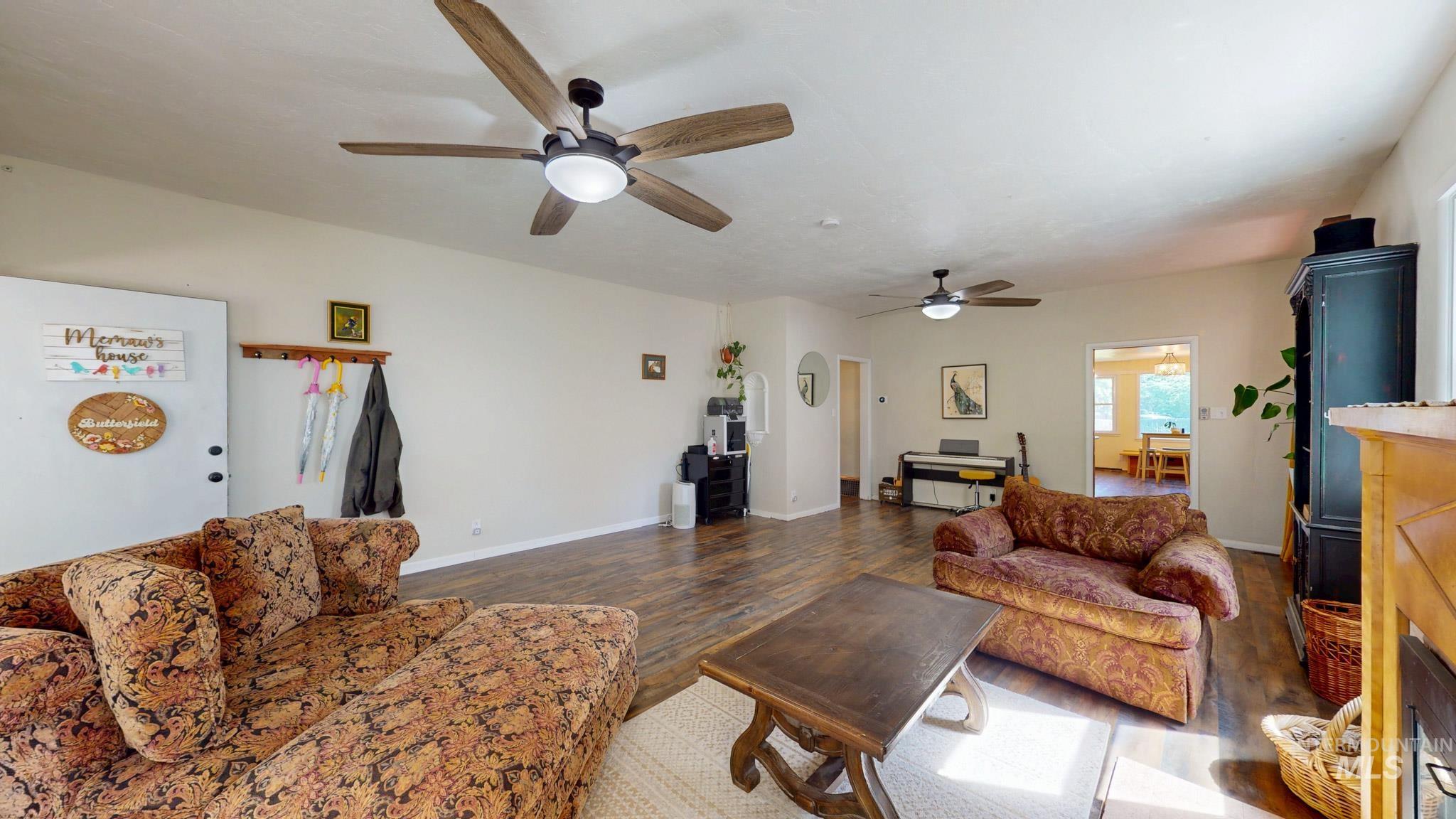 243 8th Ave E, Twin Falls, Idaho 83301, 4 Bedrooms, 2.5 Bathrooms, Residential For Sale, Price $359,900,MLS 98991391