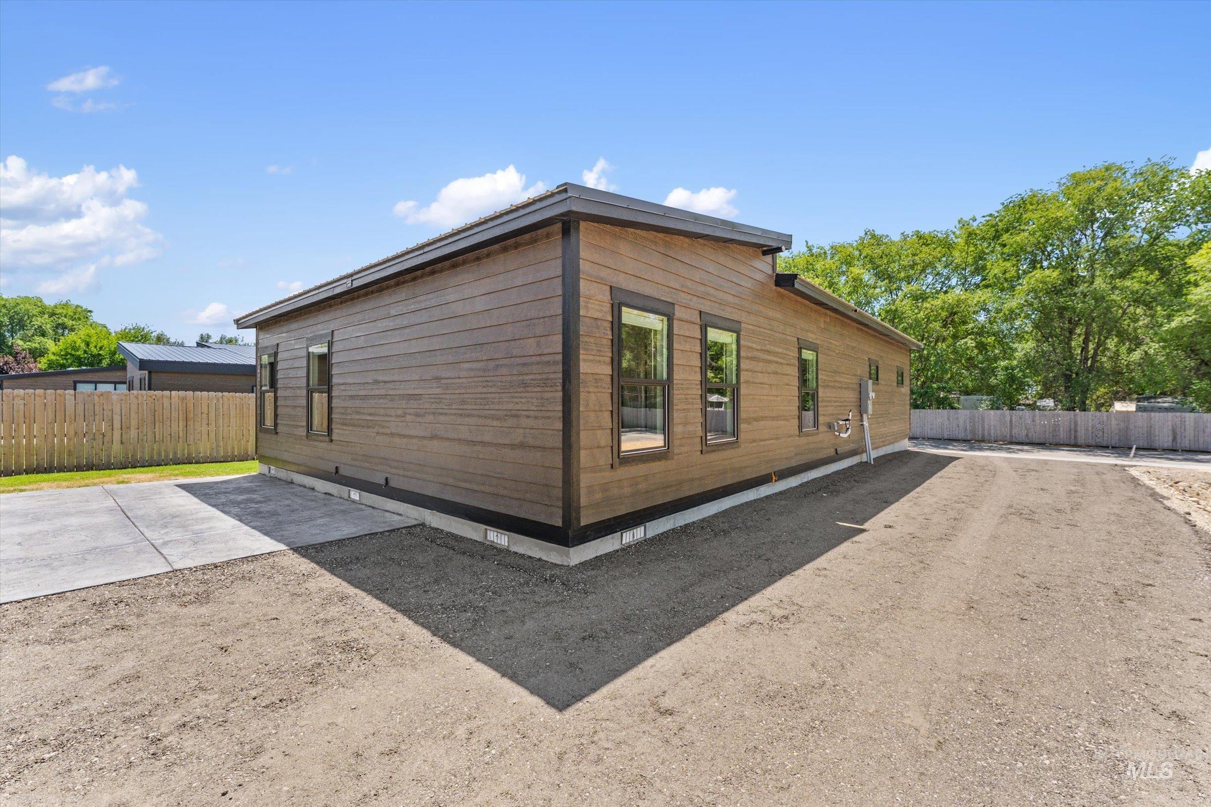 398 W London St, Middleton, Idaho 83644, 3 Bedrooms, 2 Bathrooms, Residential For Sale, Price $559,900, 98991392