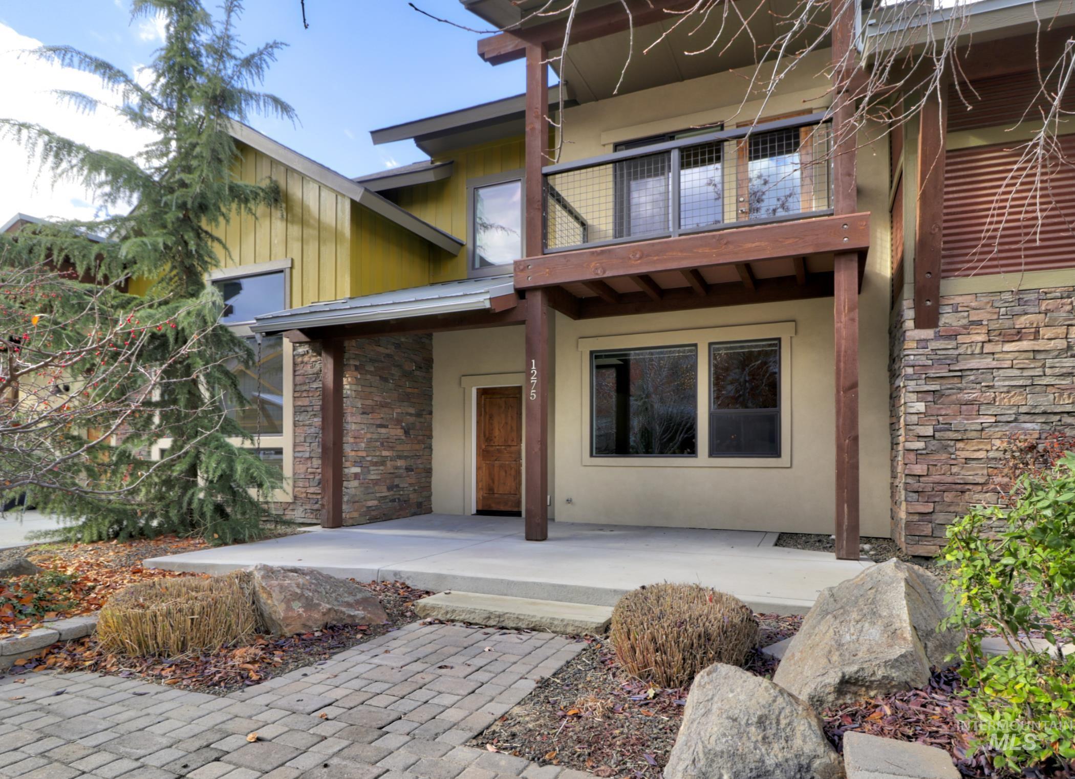 1275 E Lone Creek Dr, Eagle, Idaho 83616, 3 Bedrooms, 2.5 Bathrooms, Residential For Sale, Price $619,000, 98991397