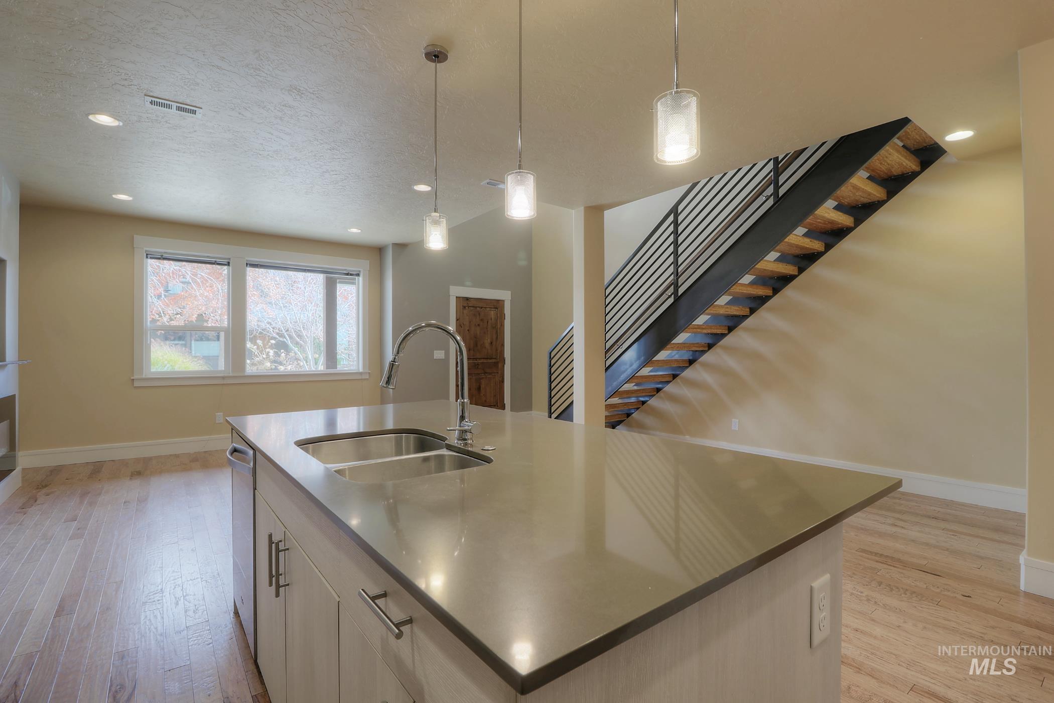 1275 E Lone Creek Dr, Eagle, Idaho 83616, 3 Bedrooms, 2.5 Bathrooms, Residential For Sale, Price $619,000, 98991397