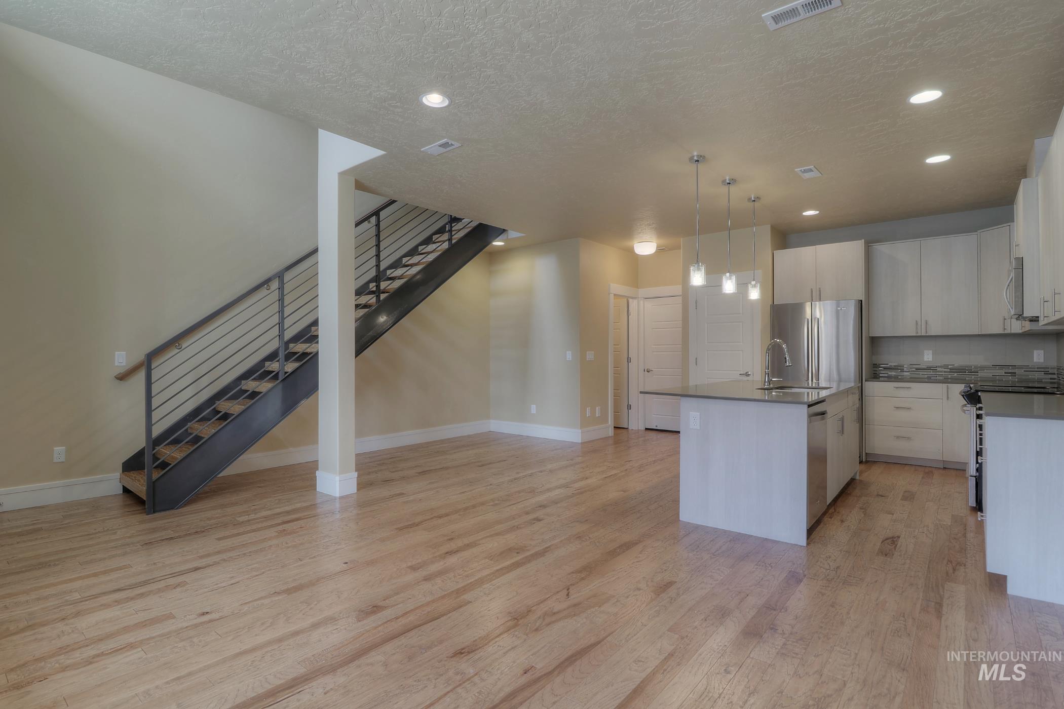 1275 E Lone Creek Dr, Eagle, Idaho 83616, 3 Bedrooms, 2.5 Bathrooms, Residential For Sale, Price $619,000, 98991397