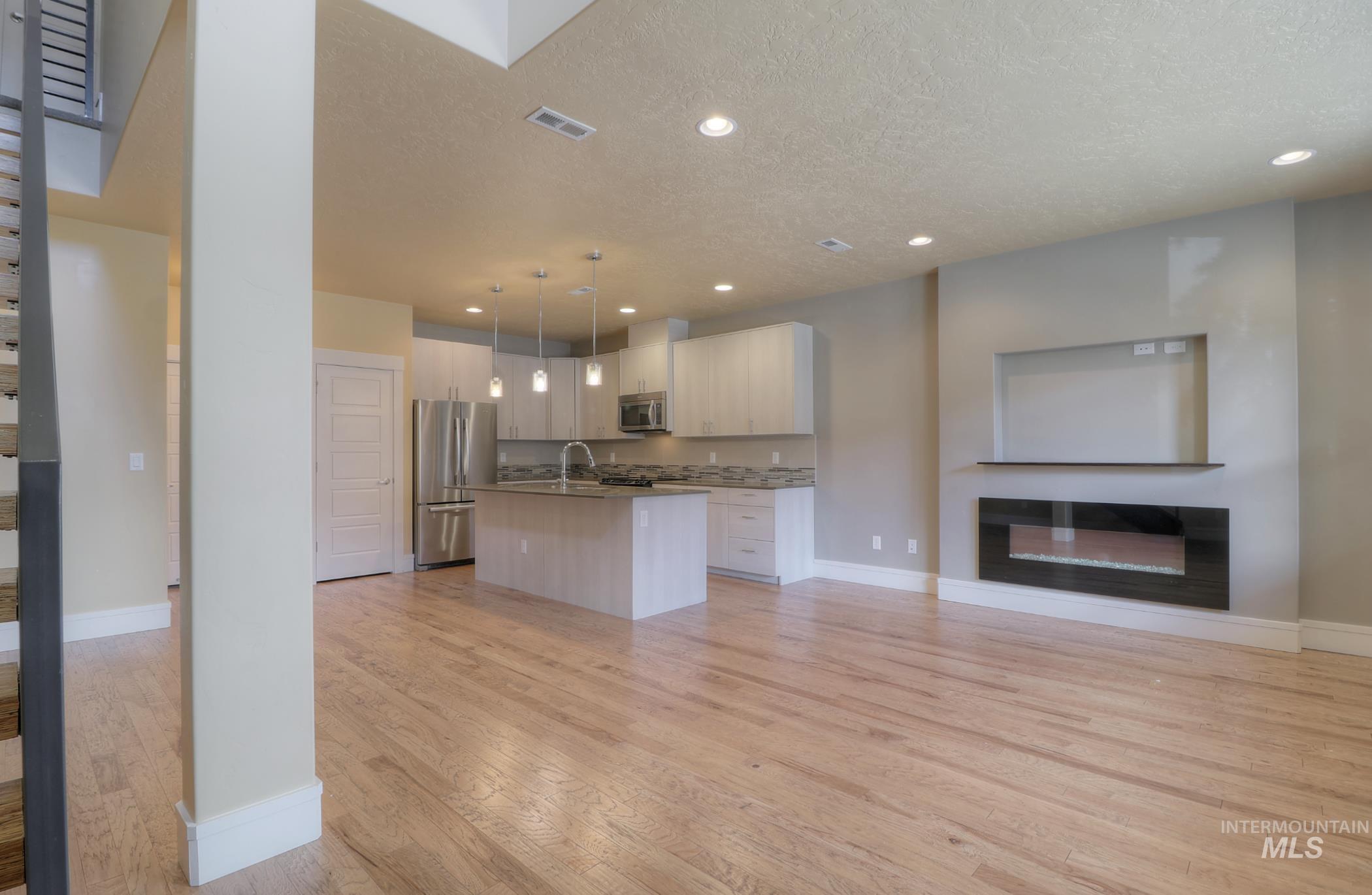 1275 E Lone Creek Dr, Eagle, Idaho 83616, 3 Bedrooms, 2.5 Bathrooms, Residential For Sale, Price $619,000, 98991397