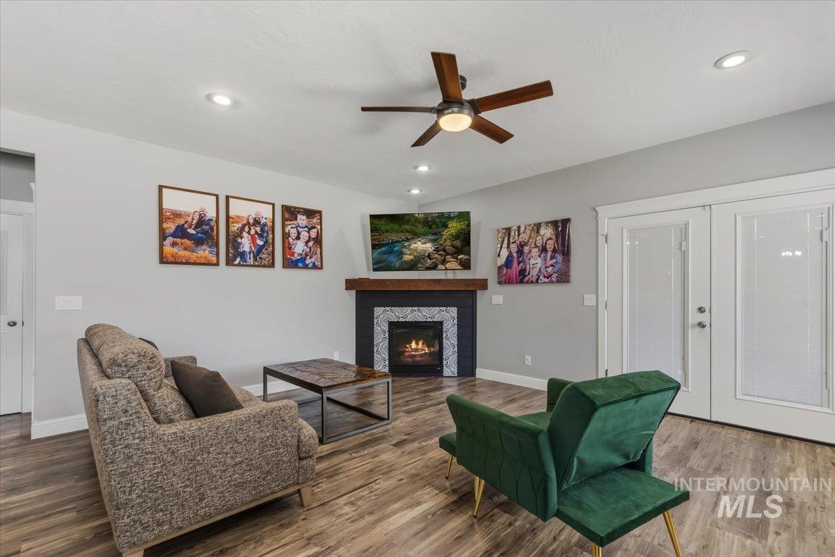 2229 W Rock Creek Dr., Nampa, Idaho 83686, 5 Bedrooms, 3 Bathrooms, Residential For Sale, Price $664,900,MLS 98991401