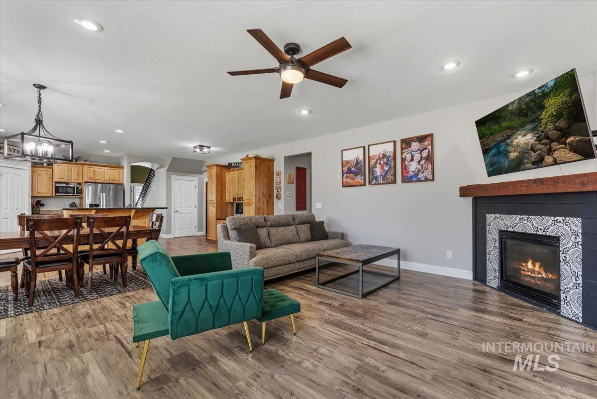 2229 W Rock Creek Dr., Nampa, Idaho 83686, 5 Bedrooms, 3 Bathrooms, Residential For Sale, Price $664,900,MLS 98991401