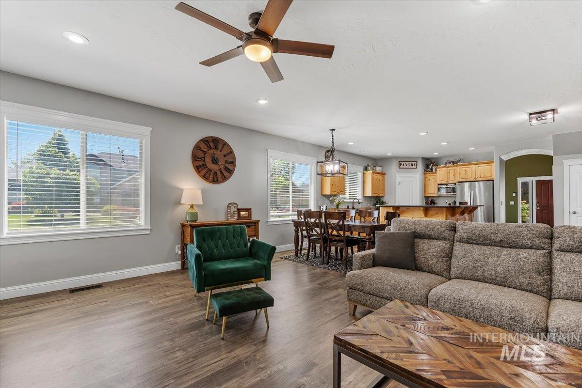 2229 W Rock Creek Dr., Nampa, Idaho 83686, 5 Bedrooms, 3 Bathrooms, Residential For Sale, Price $664,900,MLS 98991401