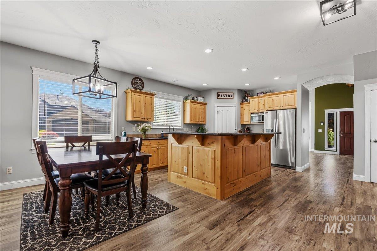 2229 W Rock Creek Dr., Nampa, Idaho 83686, 5 Bedrooms, 3 Bathrooms, Residential For Sale, Price $664,900,MLS 98991401
