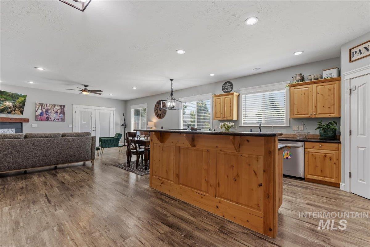 2229 W Rock Creek Dr., Nampa, Idaho 83686, 5 Bedrooms, 3 Bathrooms, Residential For Sale, Price $664,900,MLS 98991401