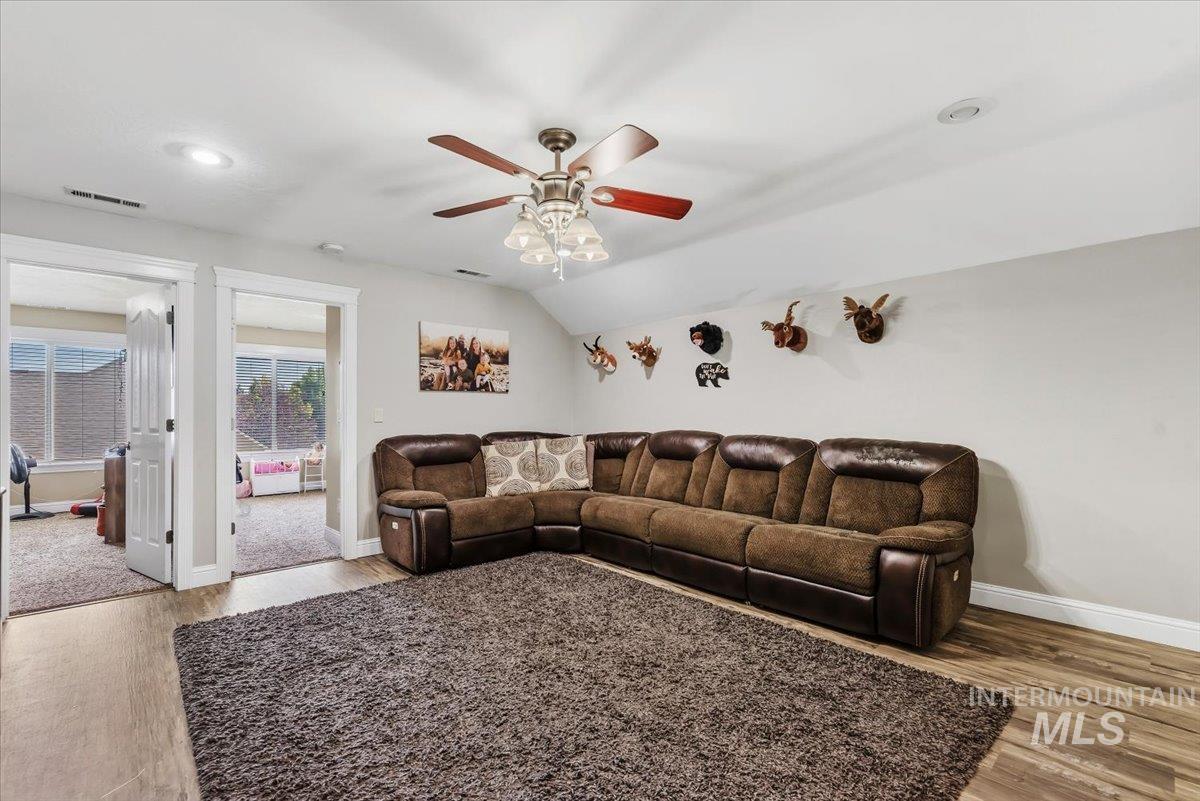 2229 W Rock Creek Dr., Nampa, Idaho 83686, 5 Bedrooms, 3 Bathrooms, Residential For Sale, Price $664,900,MLS 98991401