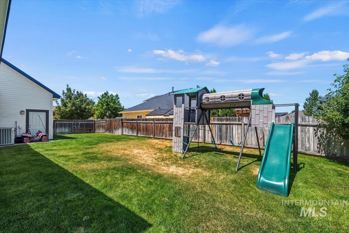 2229 W Rock Creek Dr., Nampa, Idaho 83686, 5 Bedrooms, 3 Bathrooms, Residential For Sale, Price $664,900,MLS 98991401