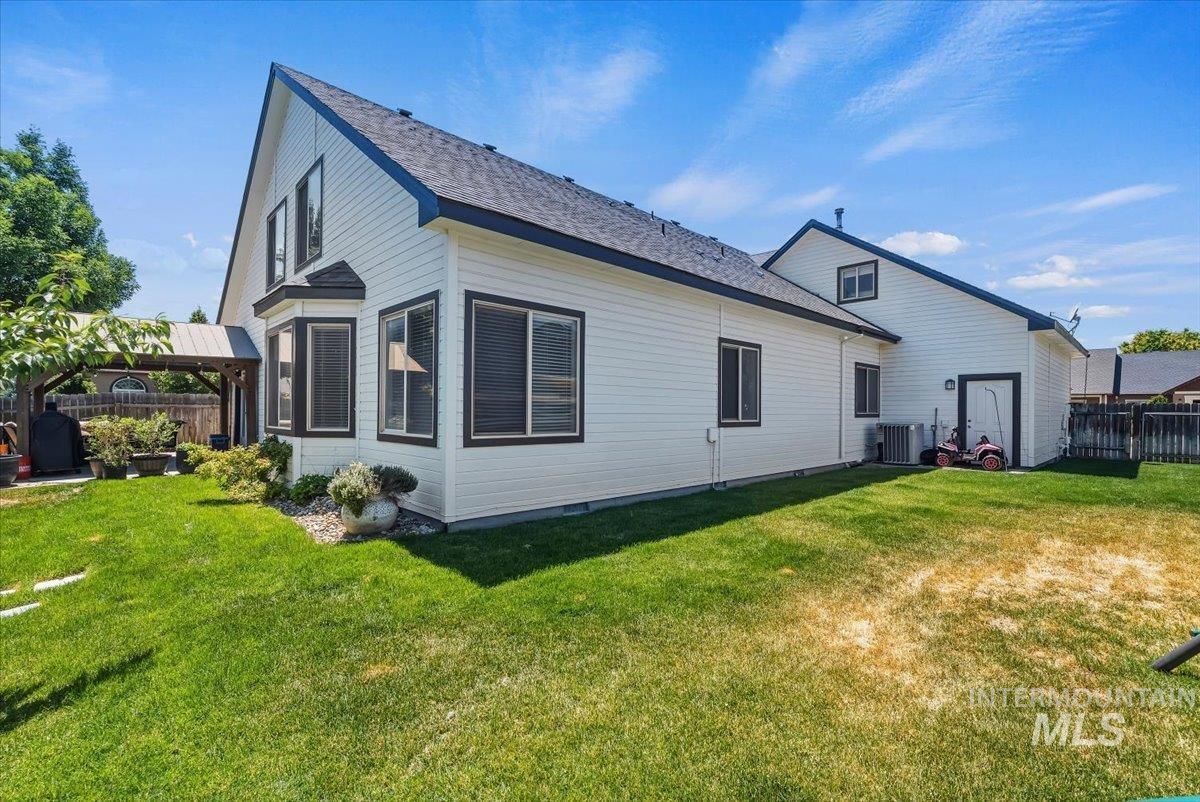 2229 W Rock Creek Dr., Nampa, Idaho 83686, 5 Bedrooms, 3 Bathrooms, Residential For Sale, Price $664,900,MLS 98991401