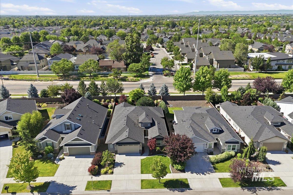 1303 Brando St., Meridian, Idaho 83646, 3 Bedrooms, 2 Bathrooms, Residential For Sale, Price $615,000, 98991402