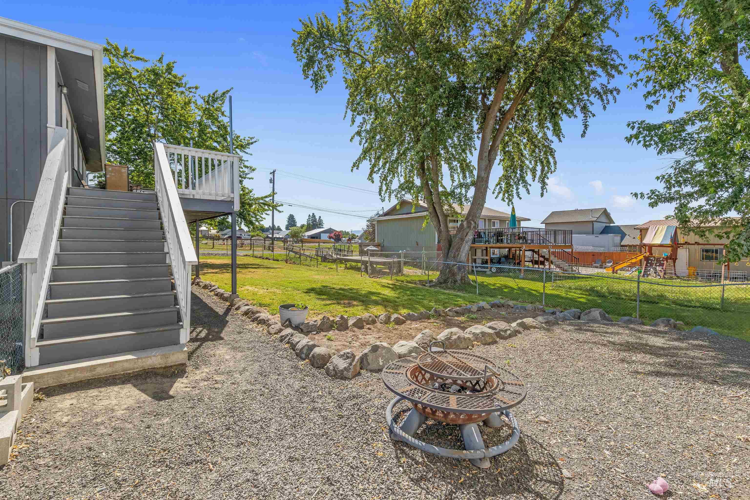2040 Ripon Avenue, Lewiston, Idaho 83501, 3 Bedrooms, 2 Bathrooms, Residential For Sale, Price $469,000, 98991403