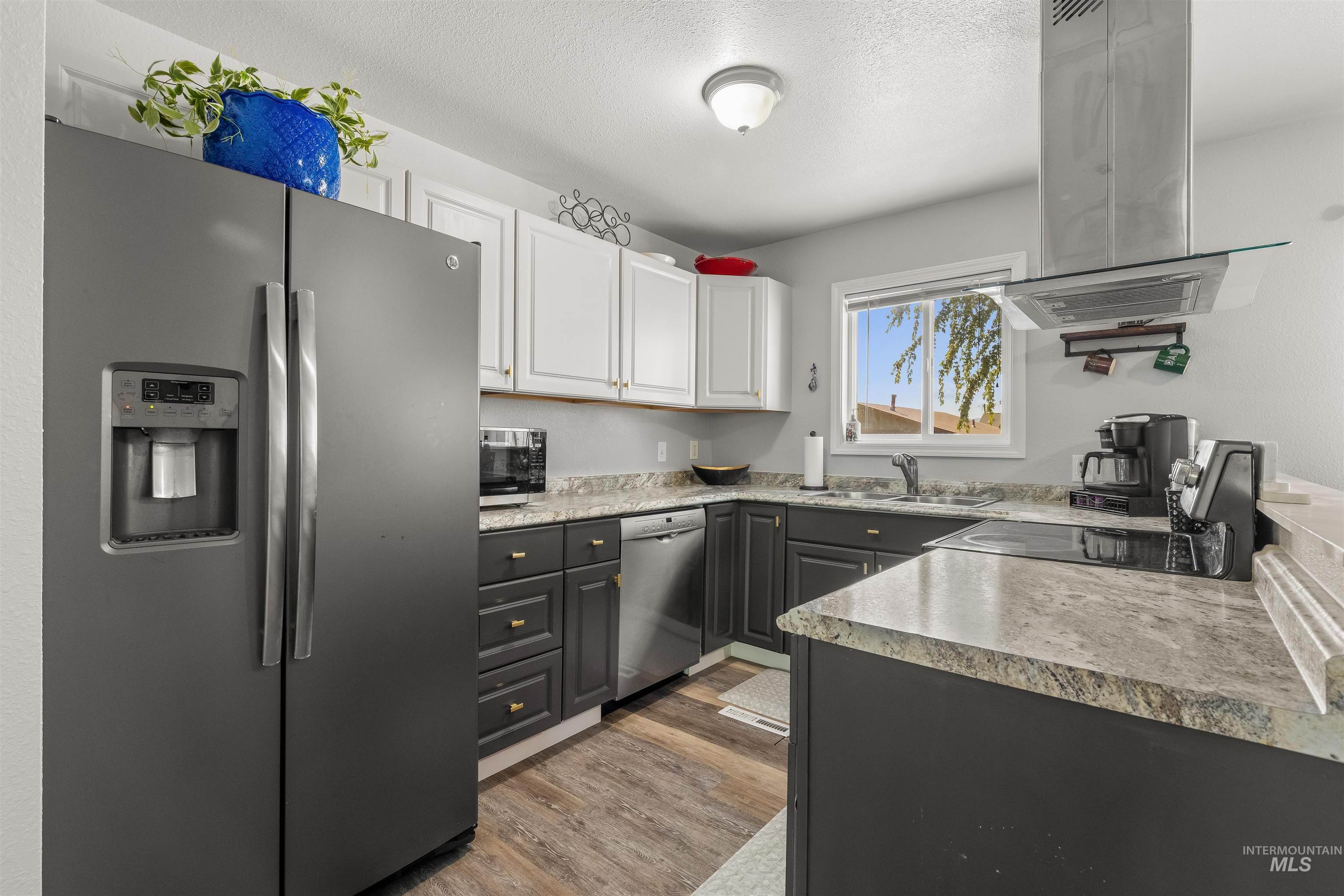 2040 Ripon Avenue, Lewiston, Idaho 83501, 3 Bedrooms, 2 Bathrooms, Residential For Sale, Price $469,000, 98991403