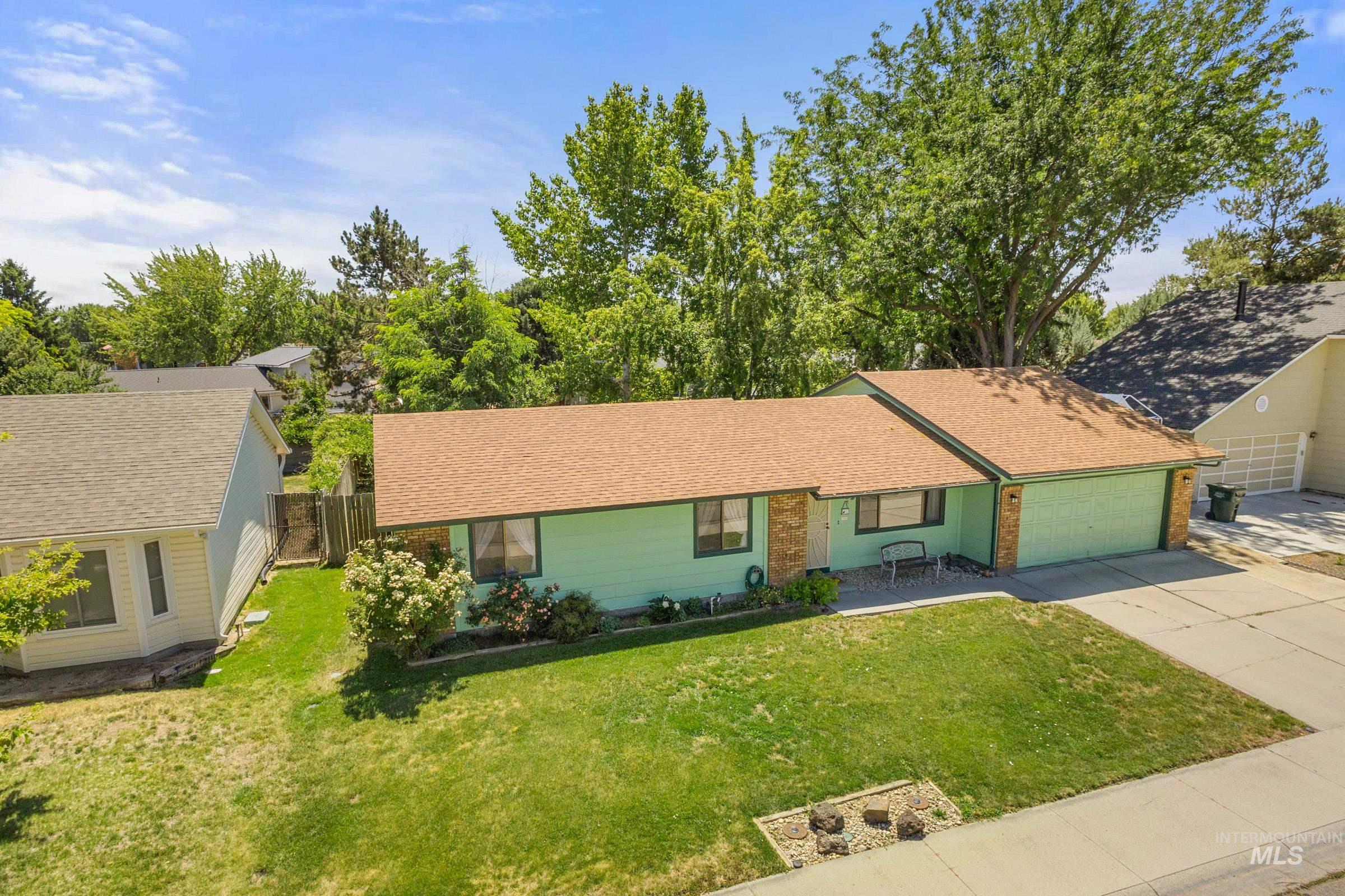 1433 W Claire St, Meridian, Idaho 83646, 3 Bedrooms, 2 Bathrooms, Residential For Sale, Price $385,000,MLS 98991405