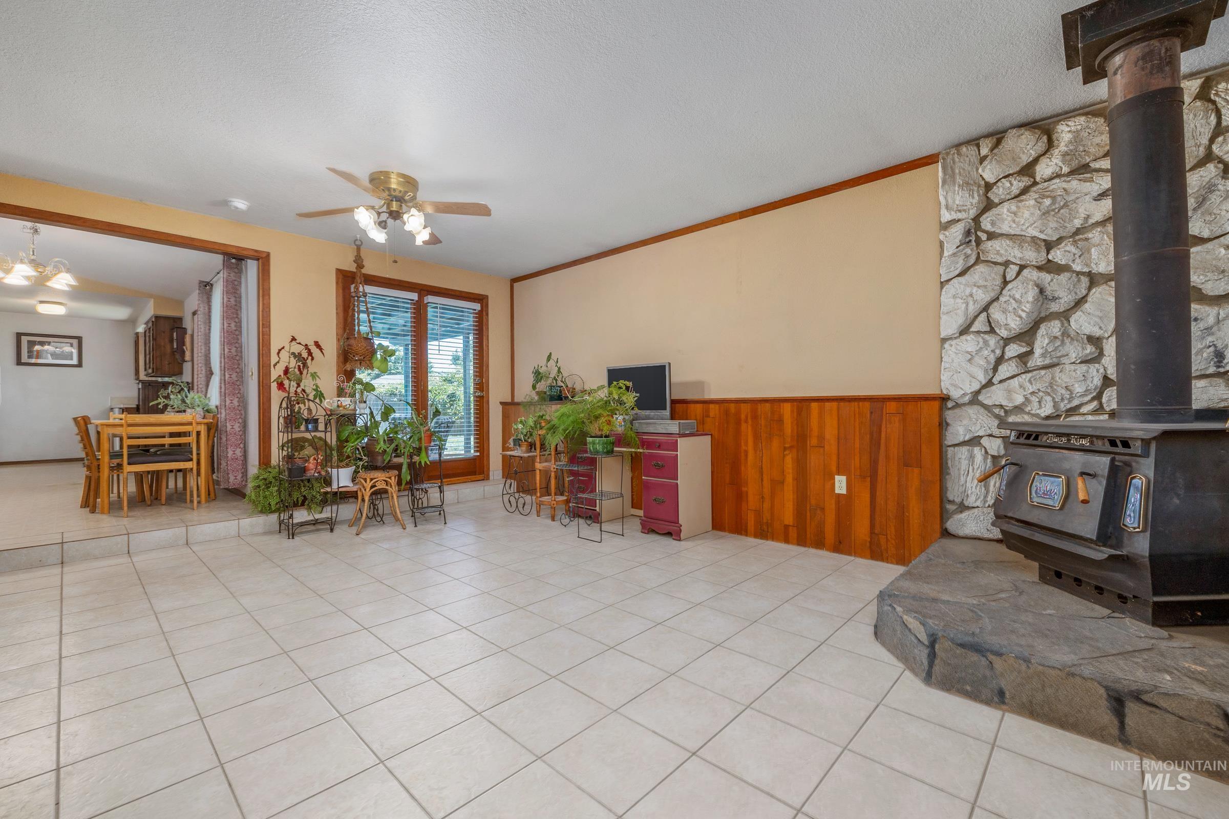 1433 W Claire St, Meridian, Idaho 83646, 3 Bedrooms, 2 Bathrooms, Residential For Sale, Price $385,000,MLS 98991405