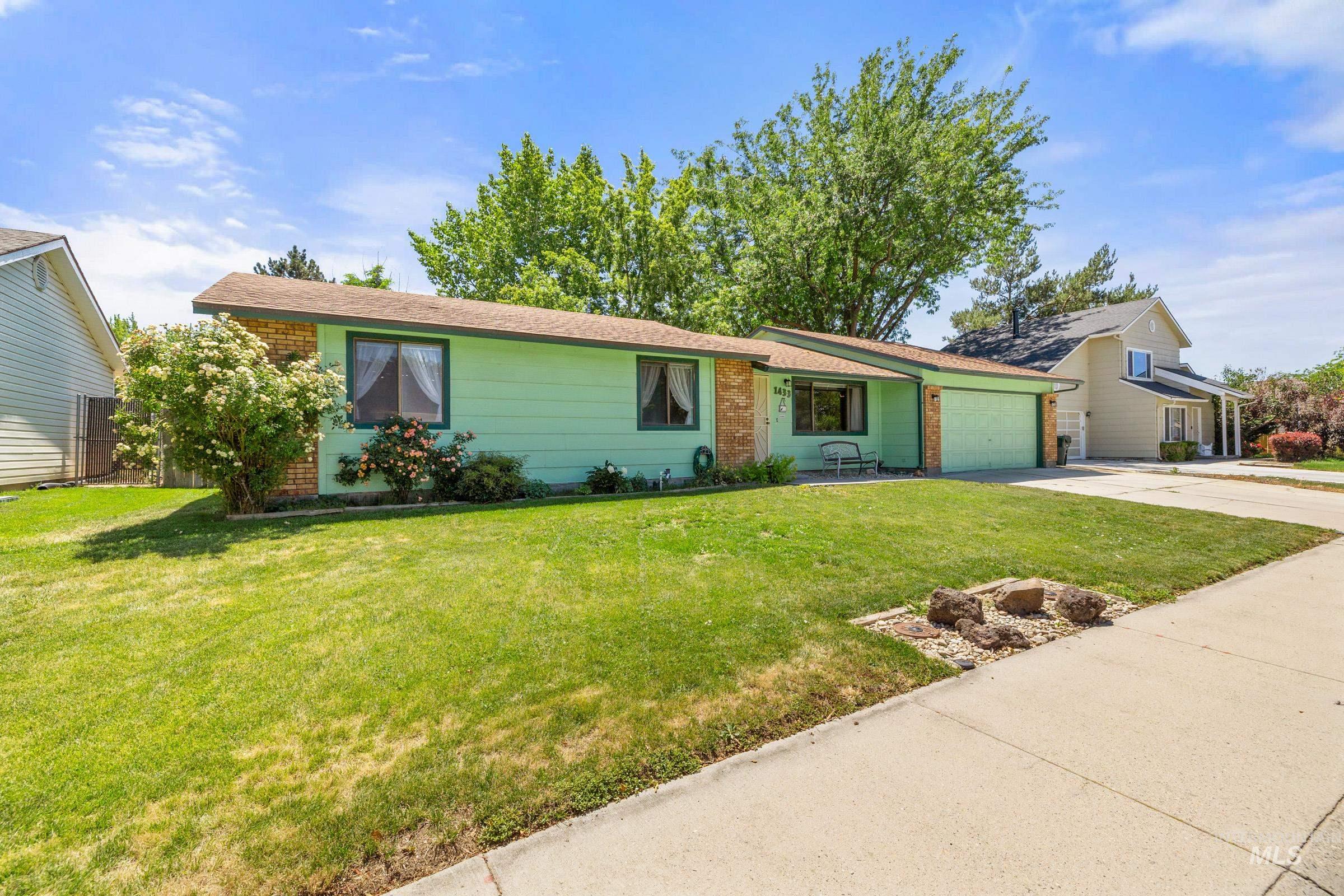 1433 W Claire St, Meridian, Idaho 83646, 3 Bedrooms, 2 Bathrooms, Residential For Sale, Price $385,000,MLS 98991405
