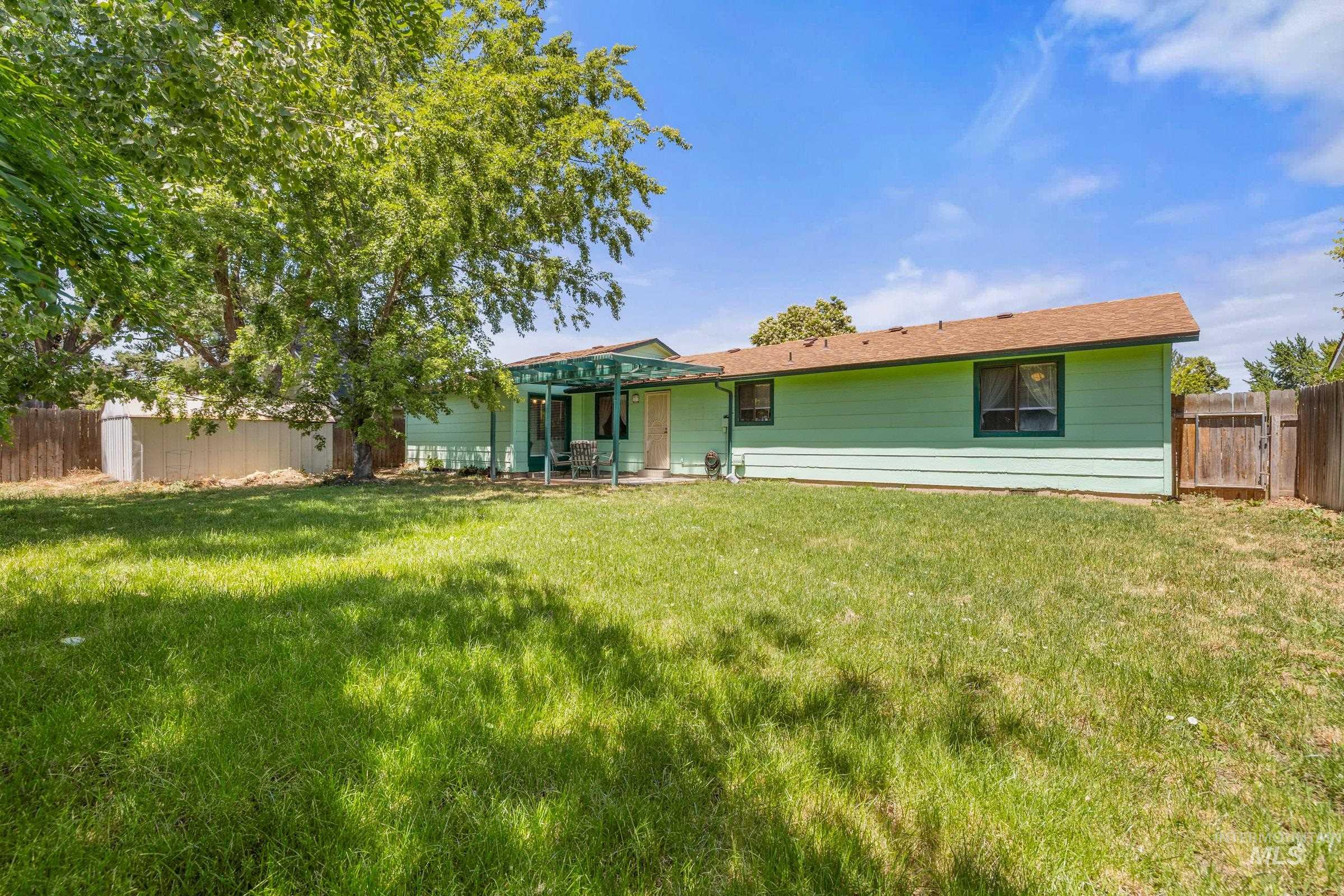 1433 W Claire St, Meridian, Idaho 83646, 3 Bedrooms, 2 Bathrooms, Residential For Sale, Price $385,000,MLS 98991405