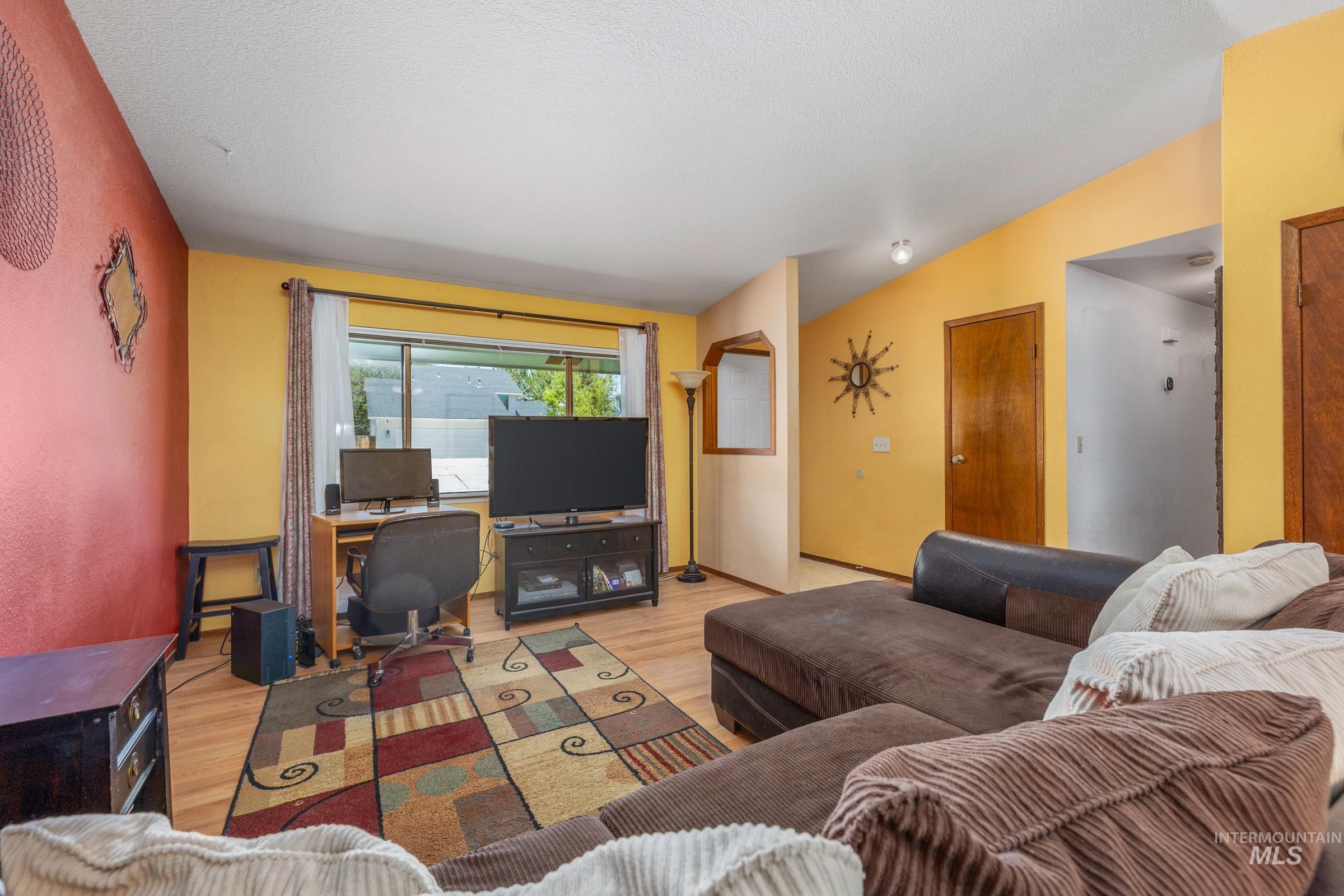 1433 W Claire St, Meridian, Idaho 83646, 3 Bedrooms, 2 Bathrooms, Residential For Sale, Price $385,000,MLS 98991405