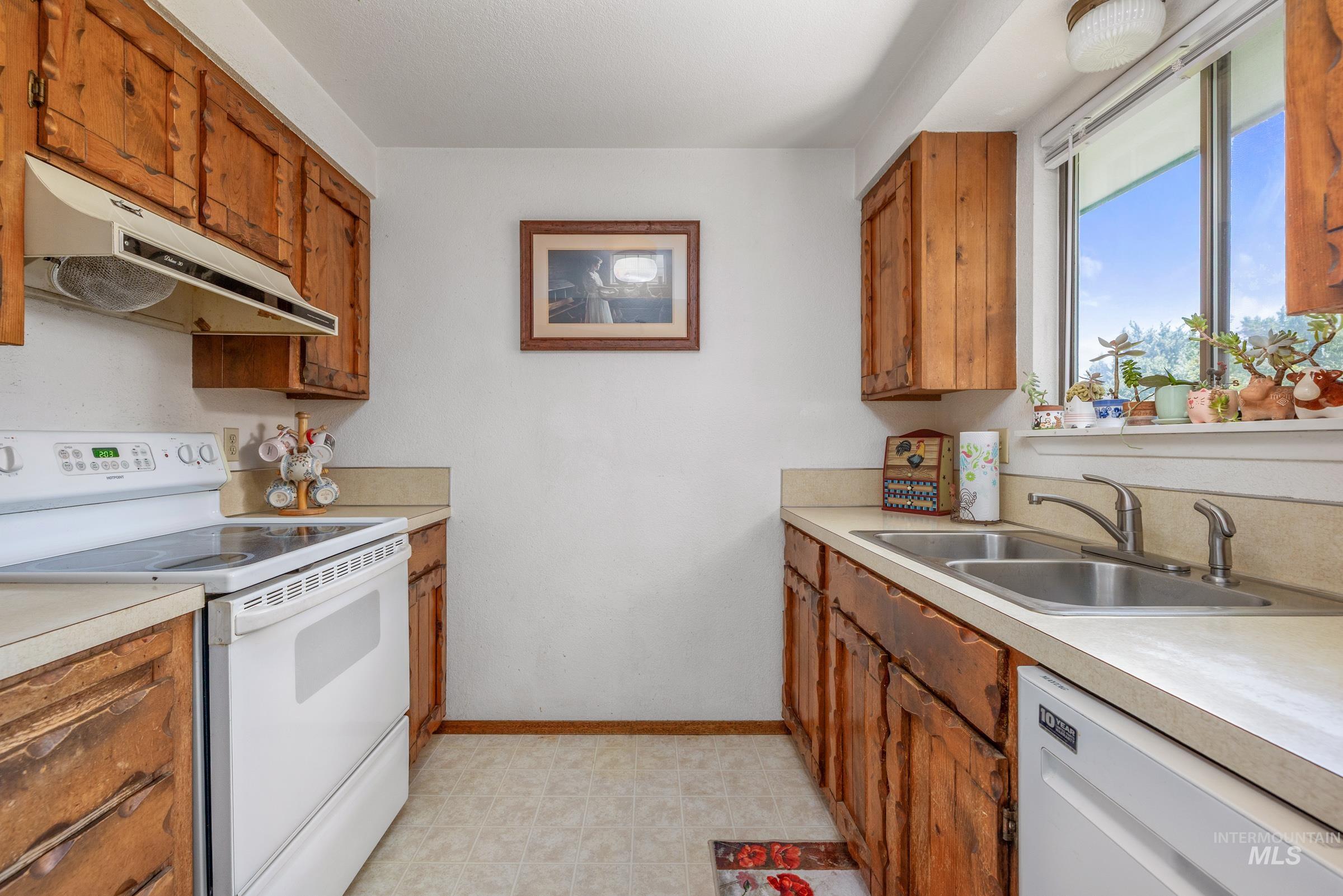 1433 W Claire St, Meridian, Idaho 83646, 3 Bedrooms, 2 Bathrooms, Residential For Sale, Price $385,000,MLS 98991405