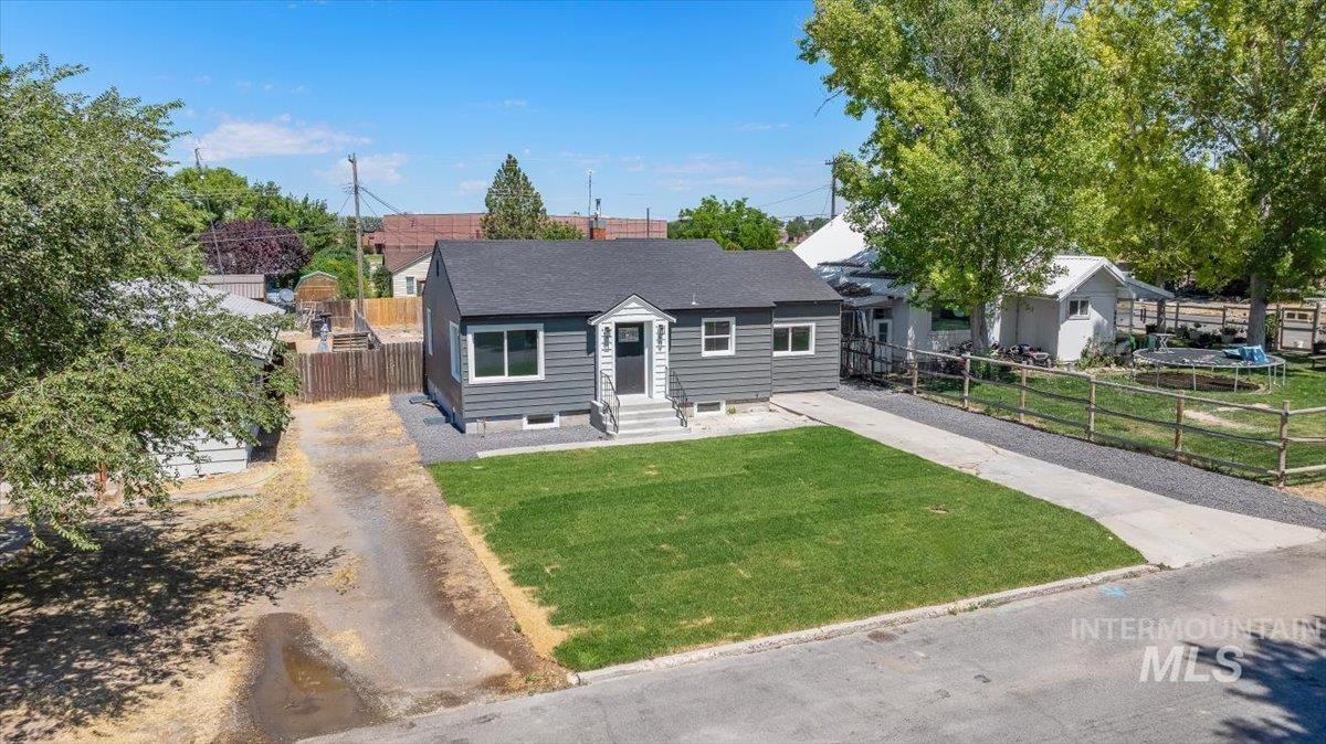 604 8th Ave N, Buhl, Idaho 83316, 4 Bedrooms, 2 Bathrooms, Residential For Sale, Price $342,900,MLS 98991407