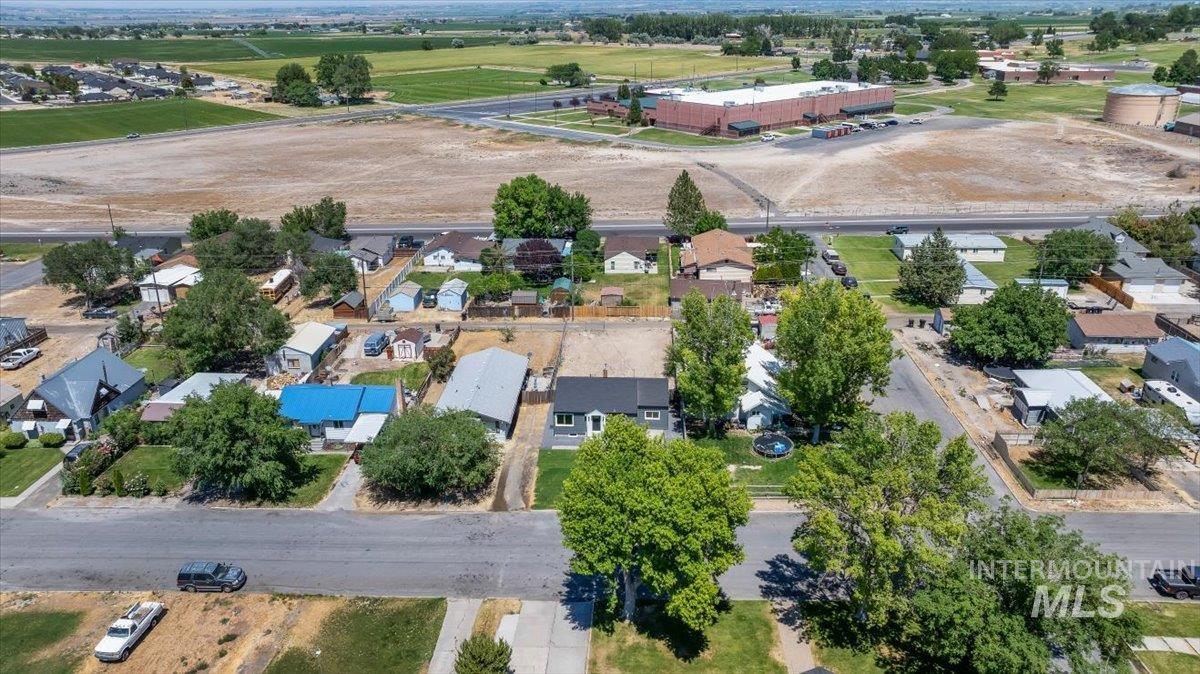 604 8th Ave N, Buhl, Idaho 83316, 4 Bedrooms, 2 Bathrooms, Residential For Sale, Price $342,900,MLS 98991407