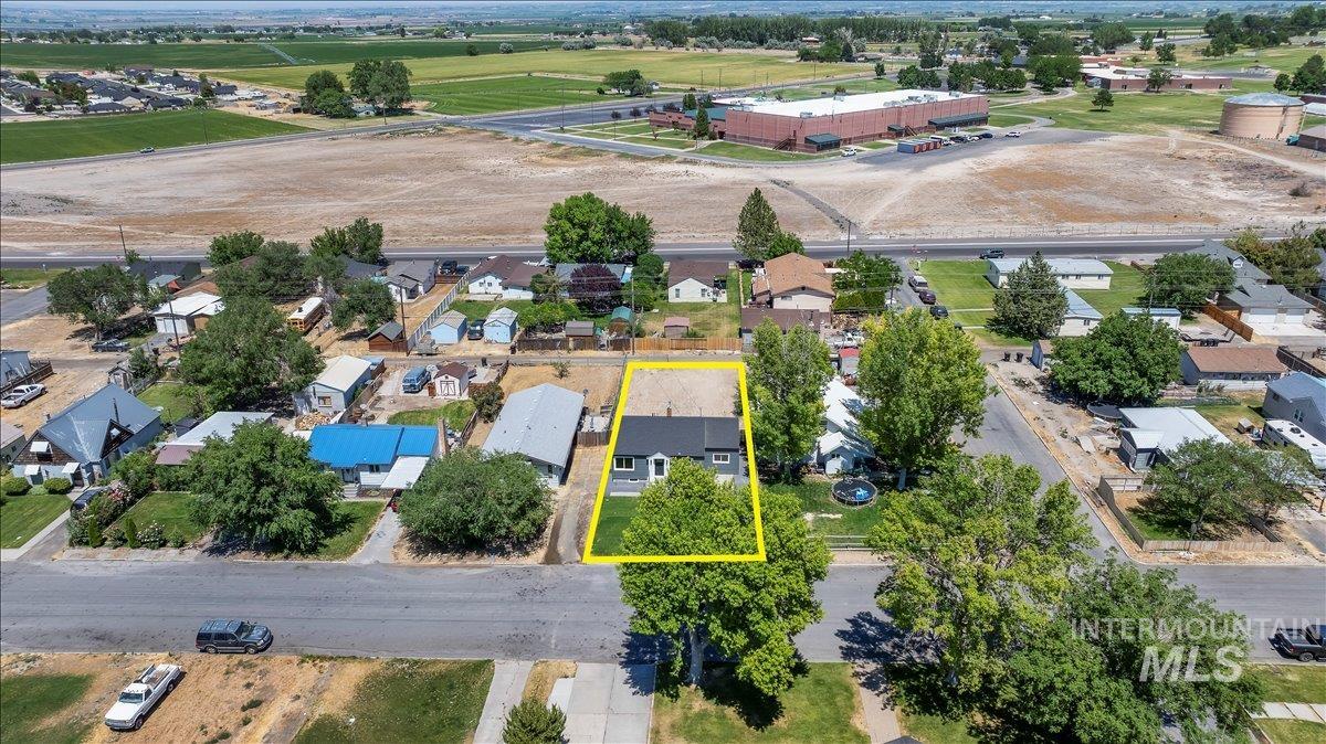 604 8th Ave N, Buhl, Idaho 83316, 4 Bedrooms, 2 Bathrooms, Residential For Sale, Price $342,900,MLS 98991407