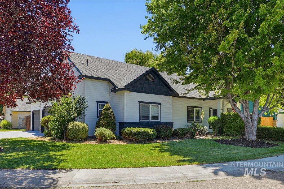 1827 W Lotus Ponds Ct., Nampa, Idaho 83651, 3 Bedrooms, 2 Bathrooms, Residential For Sale, Price $419,000, 98991408