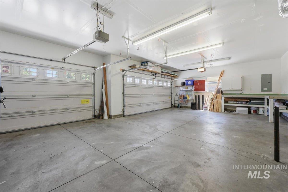 1827 W Lotus Ponds Ct., Nampa, Idaho 83651, 3 Bedrooms, 2 Bathrooms, Residential For Sale, Price $419,000, 98991408