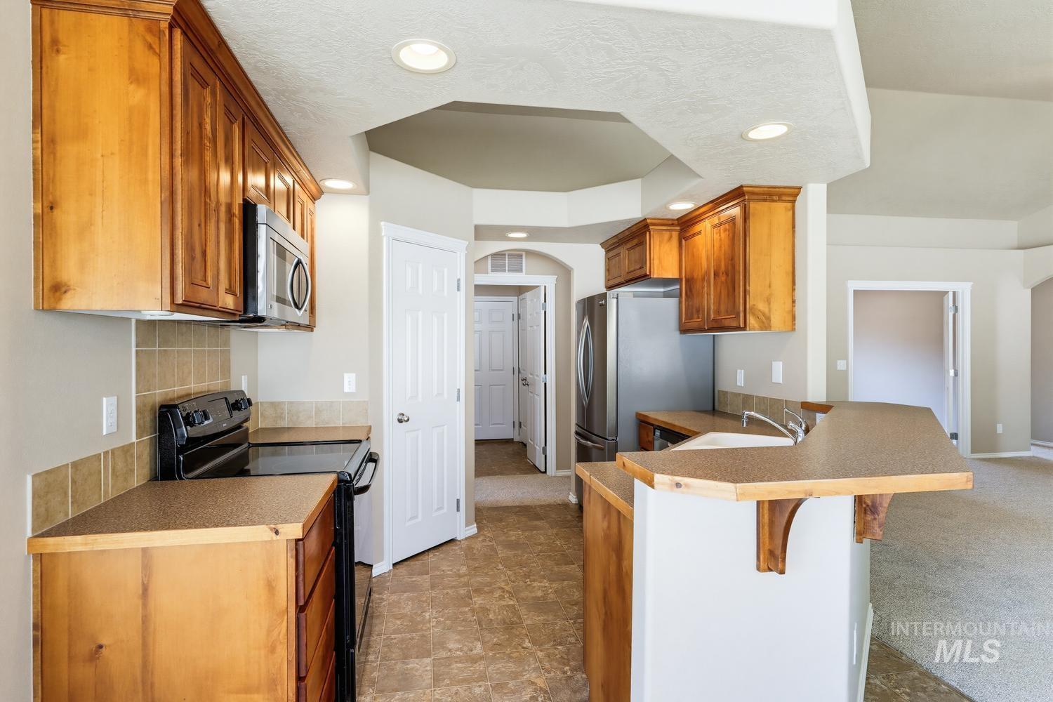 558 W Black Rock Dr, Meridian, Idaho 83646-5917, 3 Bedrooms, 2 Bathrooms, Residential For Sale, Price $465,000, 98991415