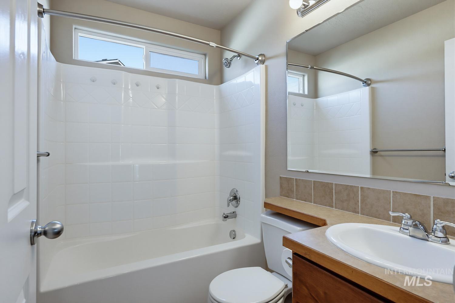 558 W Black Rock Dr, Meridian, Idaho 83646-5917, 3 Bedrooms, 2 Bathrooms, Residential For Sale, Price $465,000, 98991415