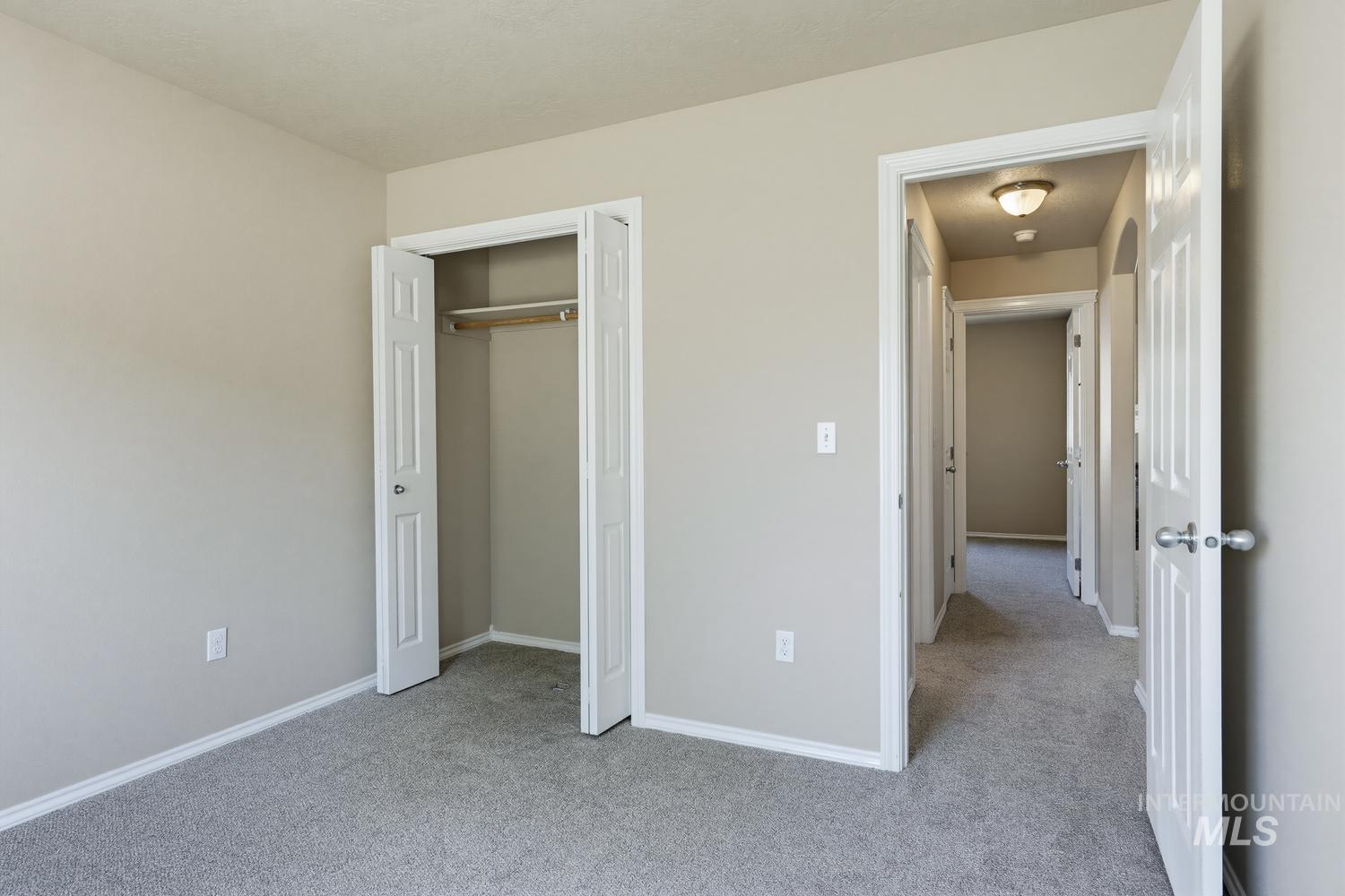 558 W Black Rock Dr, Meridian, Idaho 83646-5917, 3 Bedrooms, 2 Bathrooms, Residential For Sale, Price $465,000, 98991415