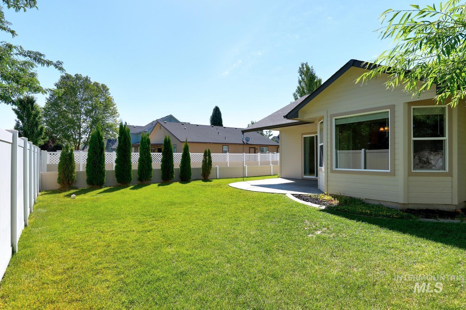 558 W Black Rock Dr, Meridian, Idaho 83646-5917, 3 Bedrooms, 2 Bathrooms, Residential For Sale, Price $465,000, 98991415
