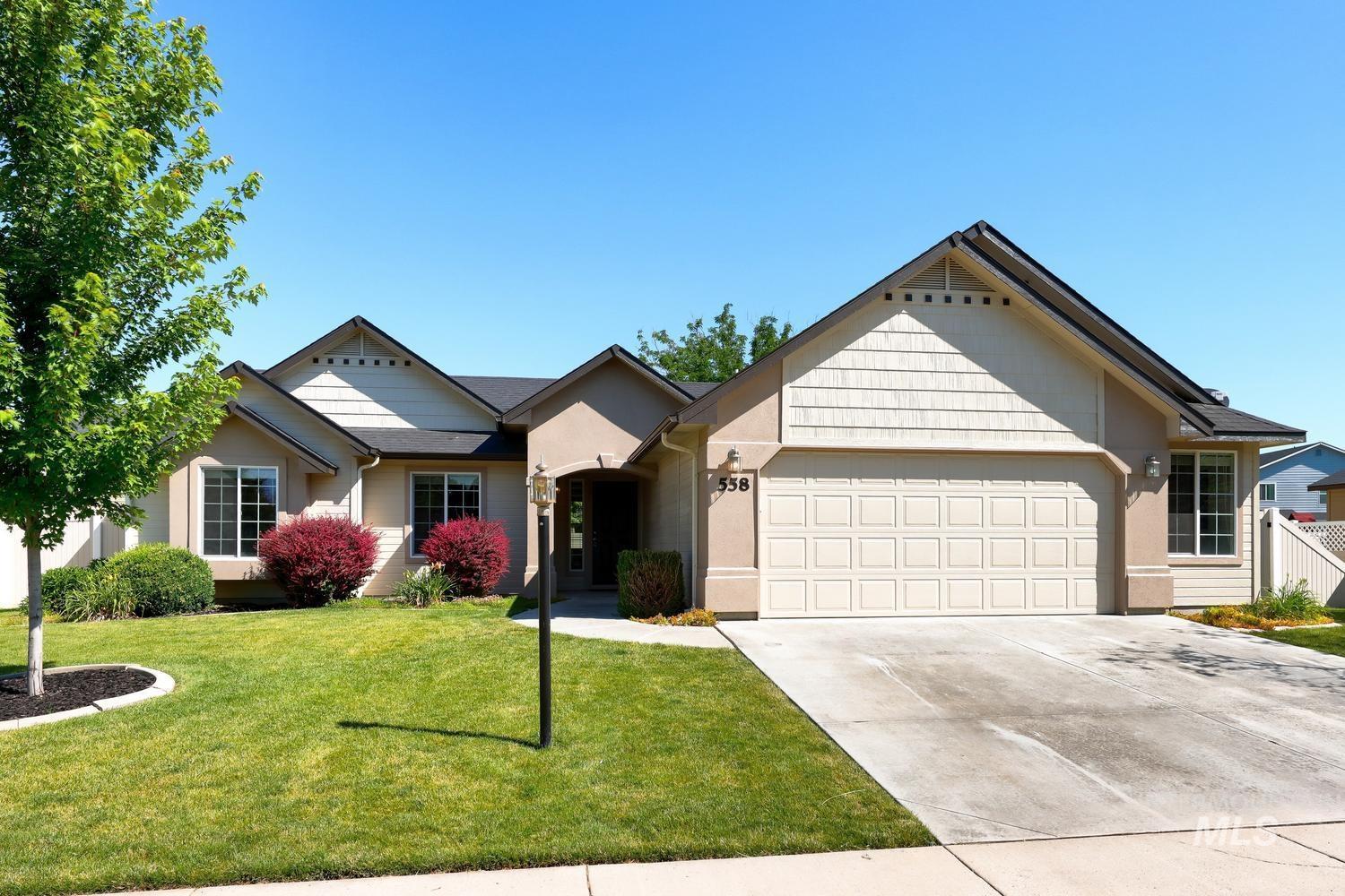 558 W Black Rock Dr, Meridian, Idaho 83646-5917, 3 Bedrooms, 2 Bathrooms, Residential For Sale, Price $465,000, 98991415